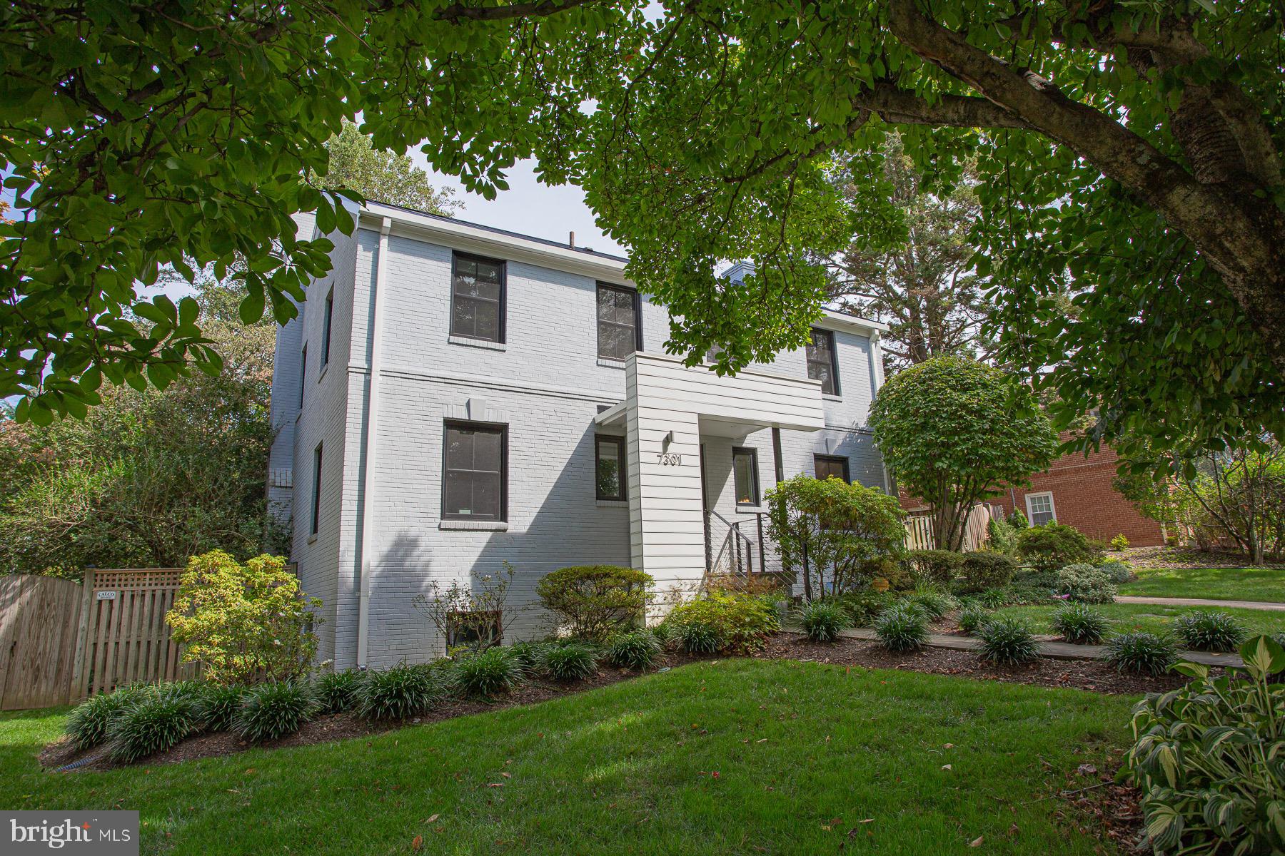 BRADLEY HILLS - Residential