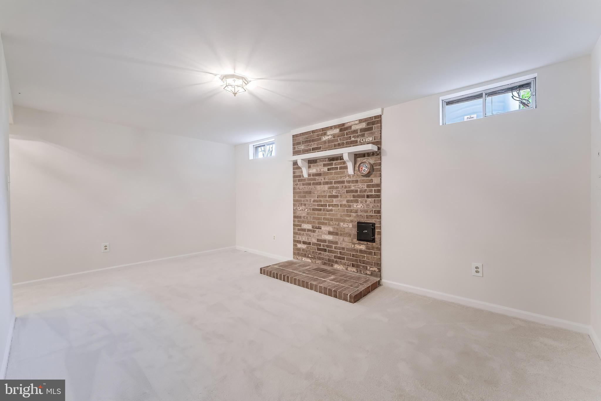 CHANTILLY HIGHLANDS - Residential