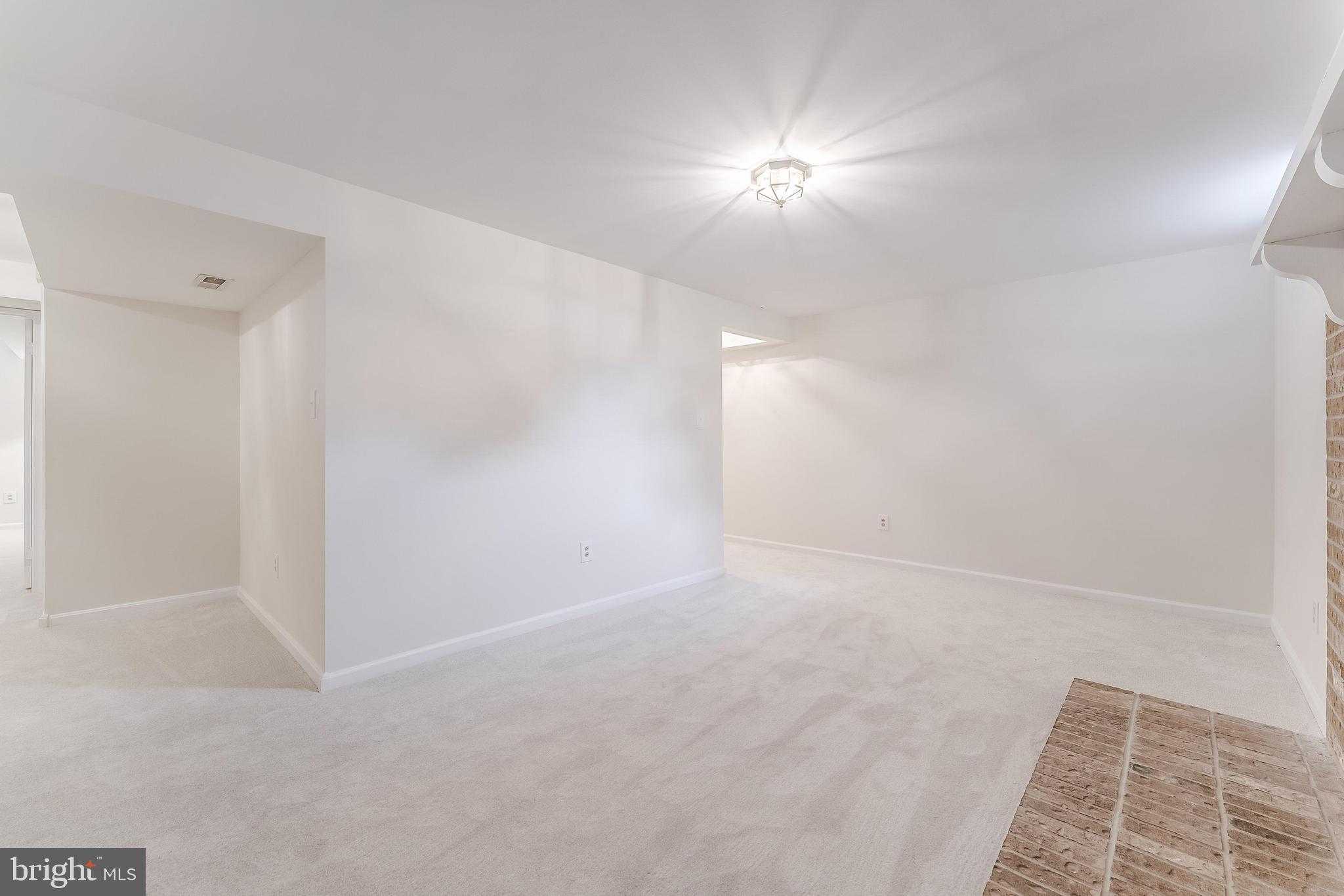 CHANTILLY HIGHLANDS - Residential