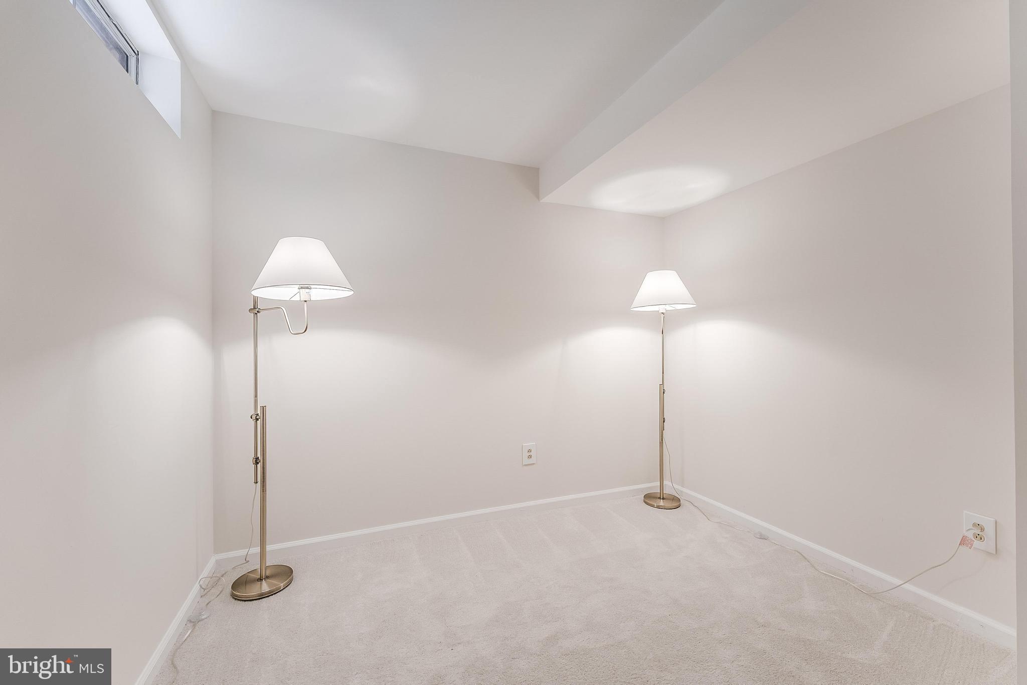 CHANTILLY HIGHLANDS - Residential