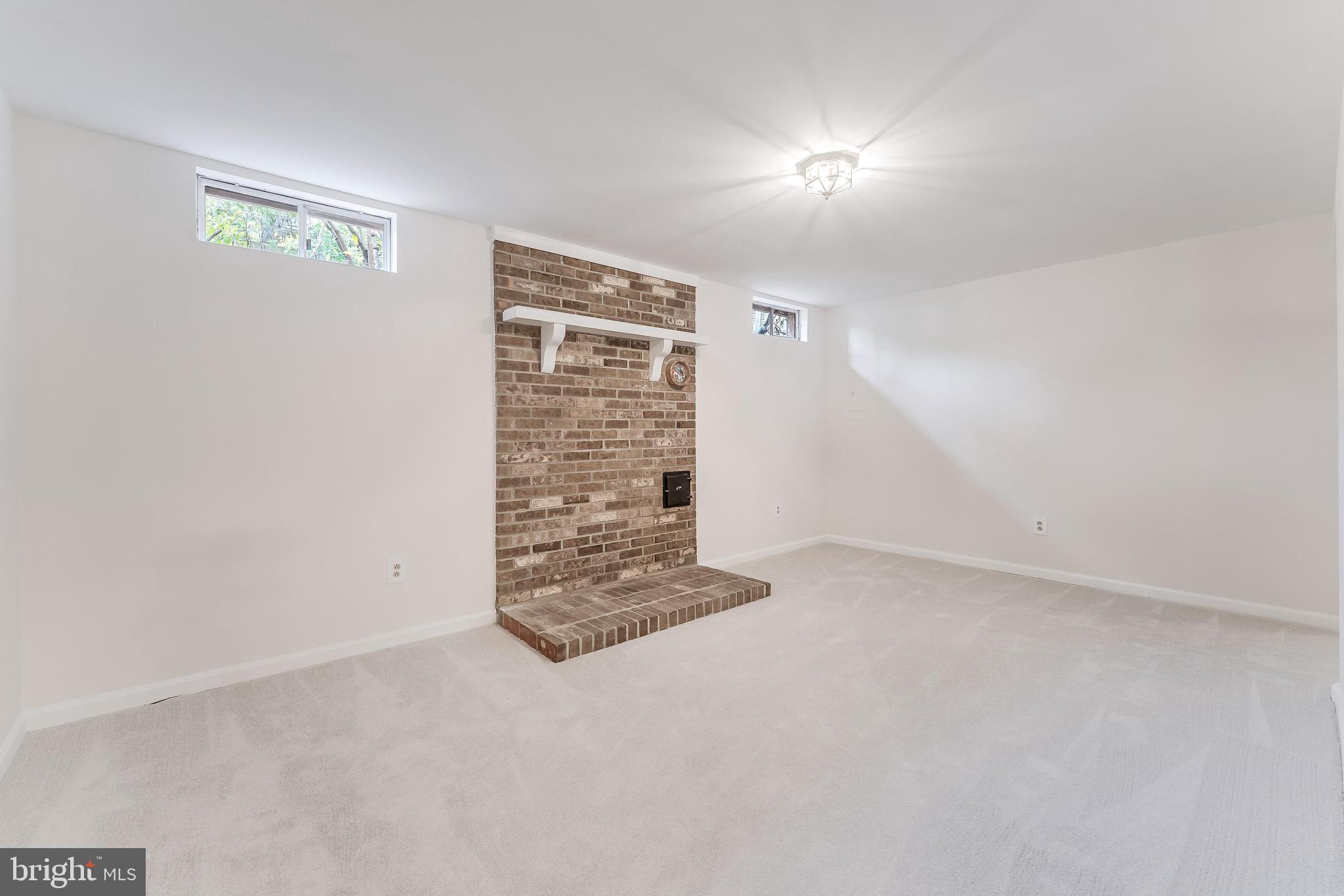 CHANTILLY HIGHLANDS - Residential