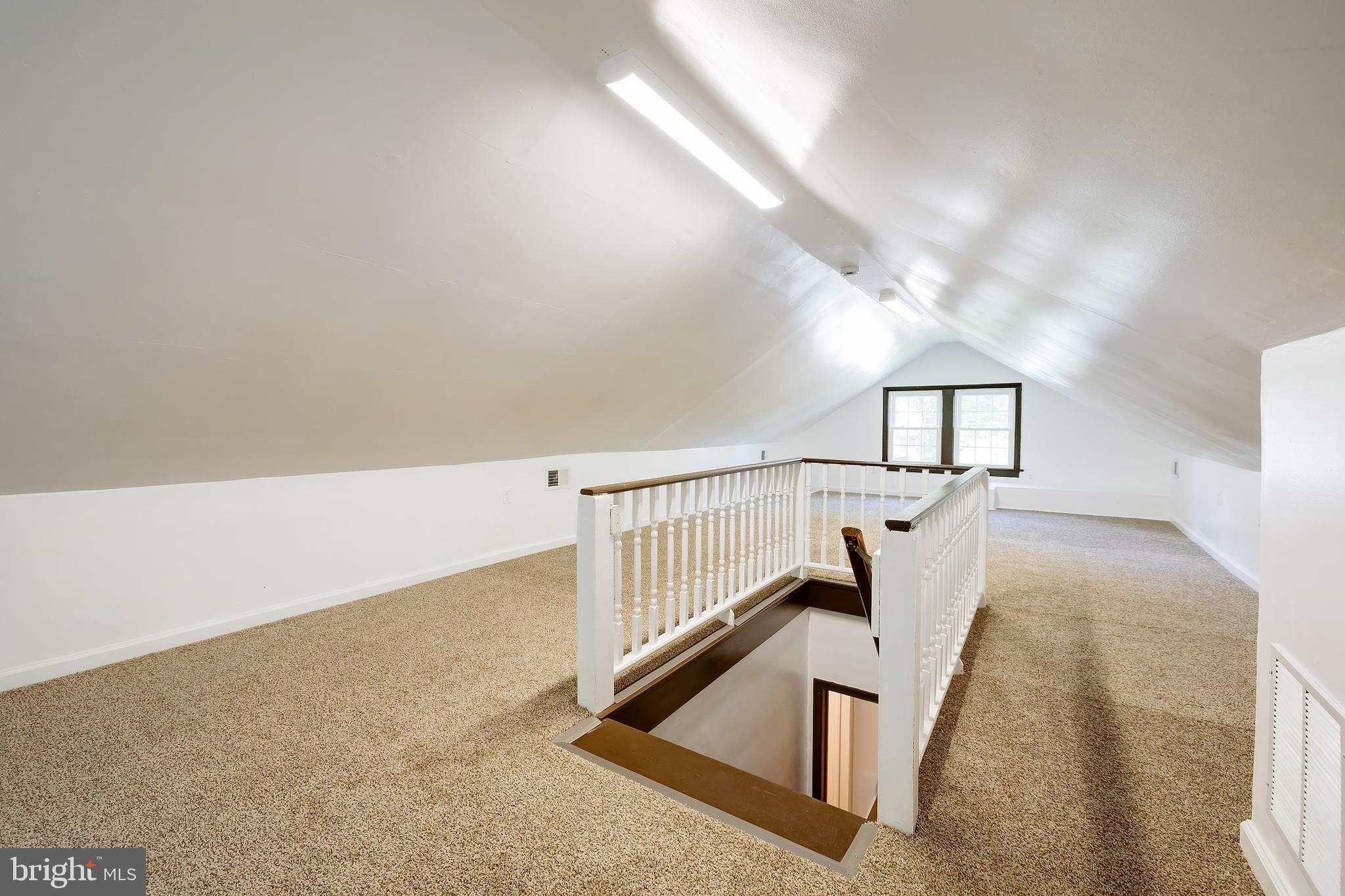 CRESTVIEW - Residential Lease