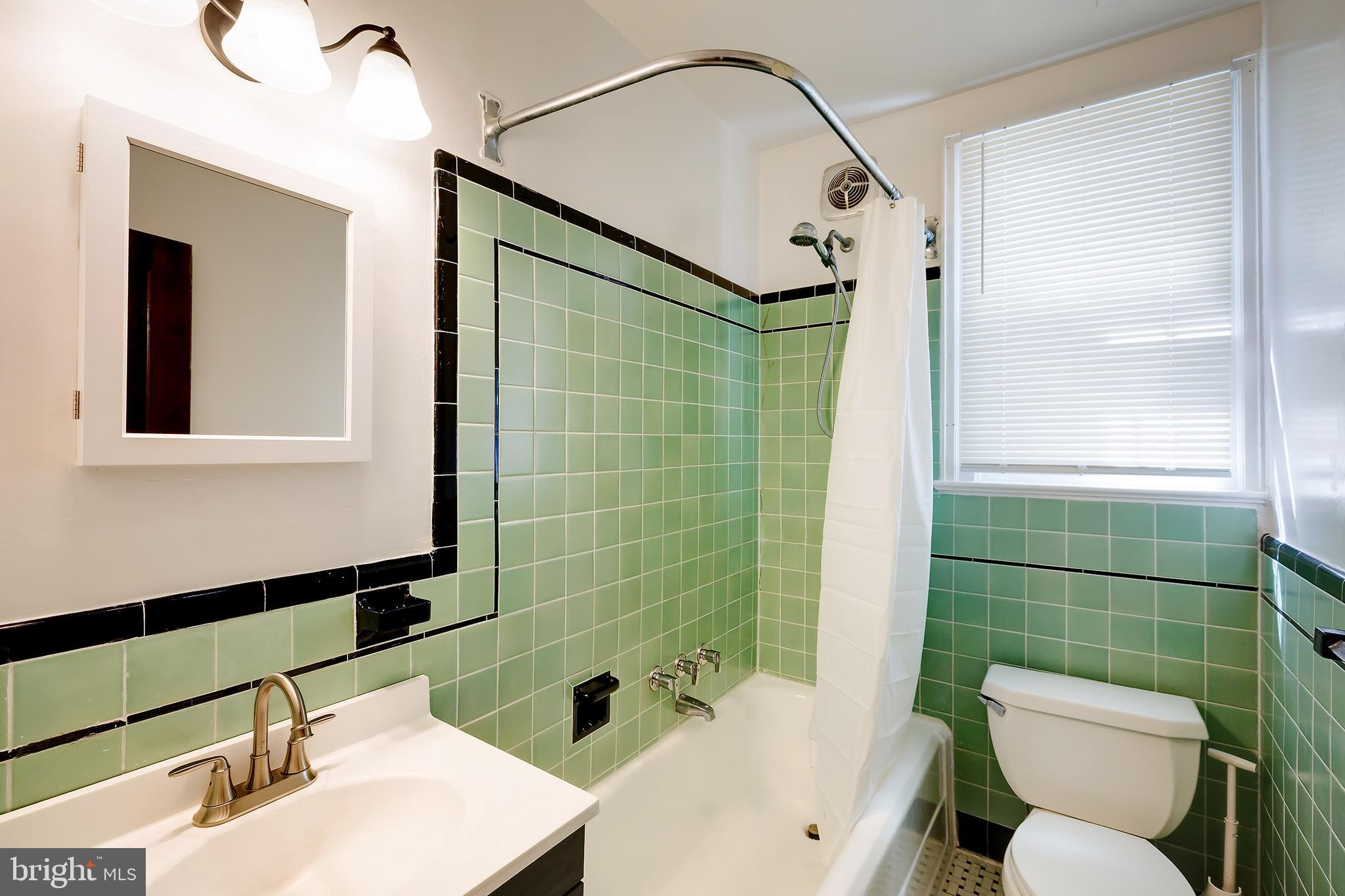 CRESTVIEW - Residential Lease