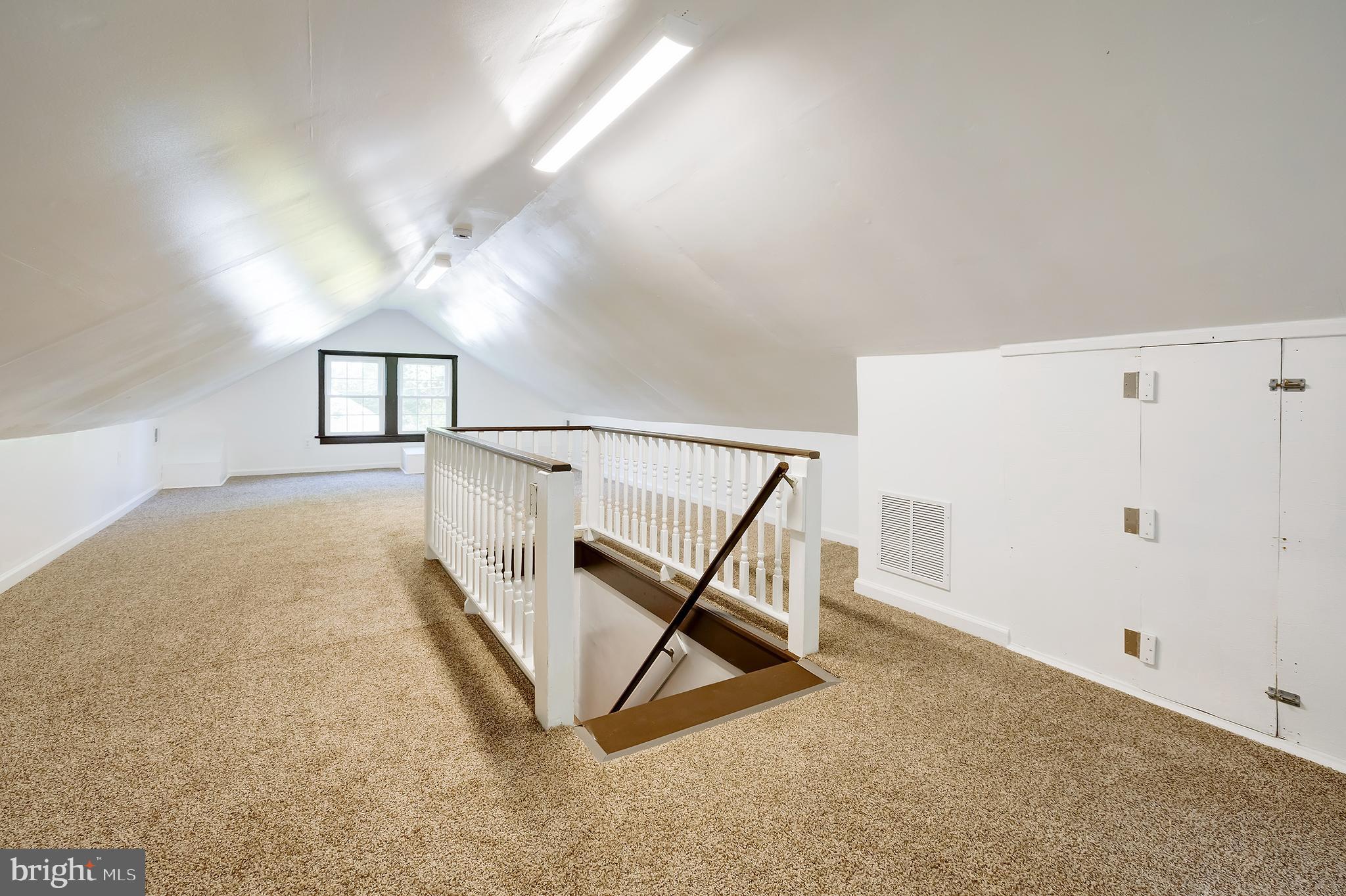 CRESTVIEW - Residential Lease