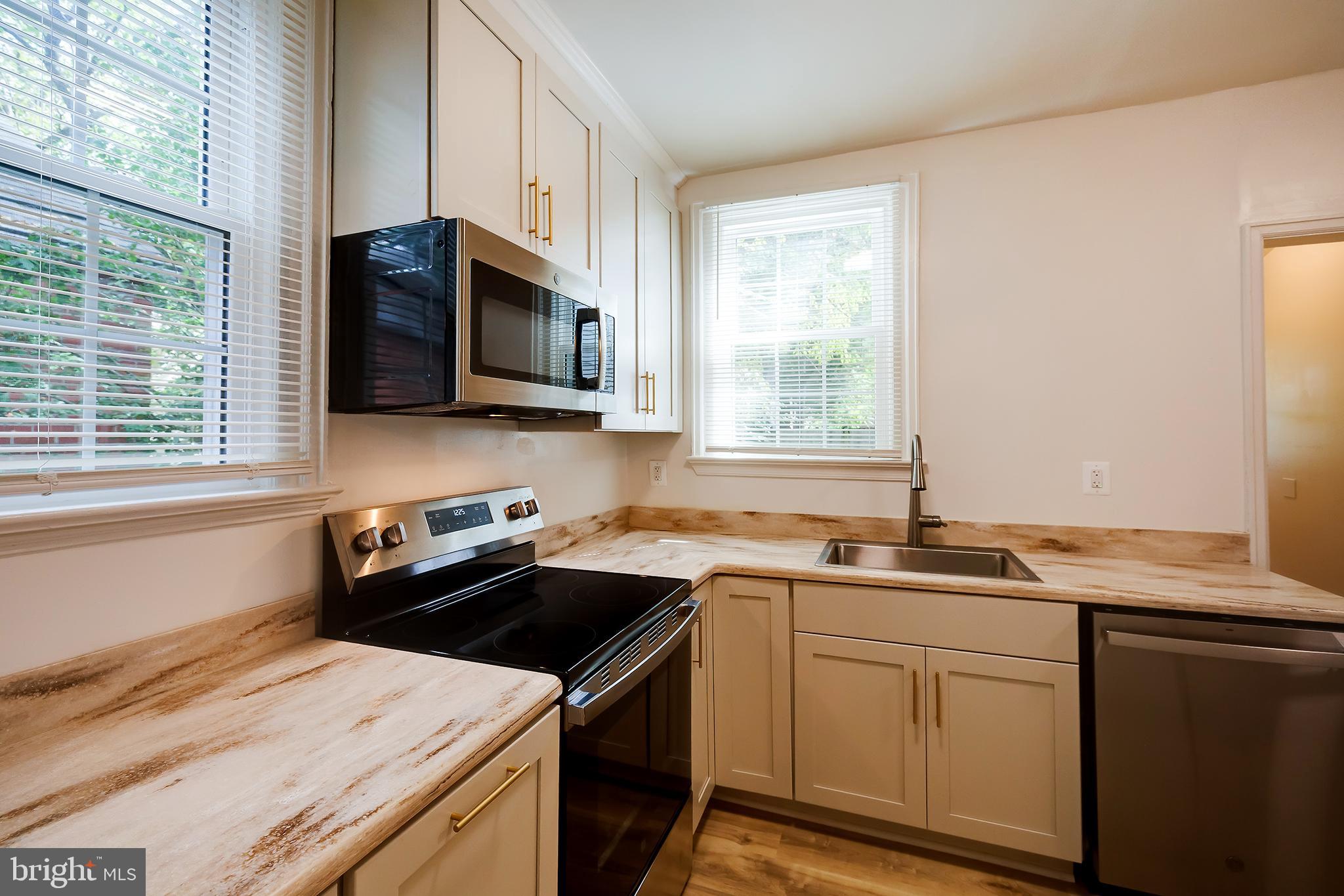 CRESTVIEW - Residential Lease