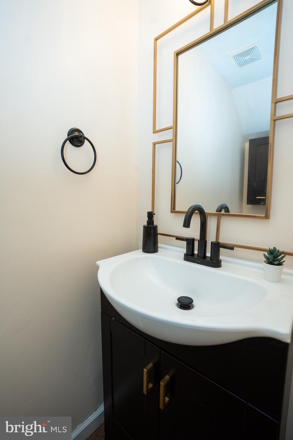 HARBOUR OAKS - Residential