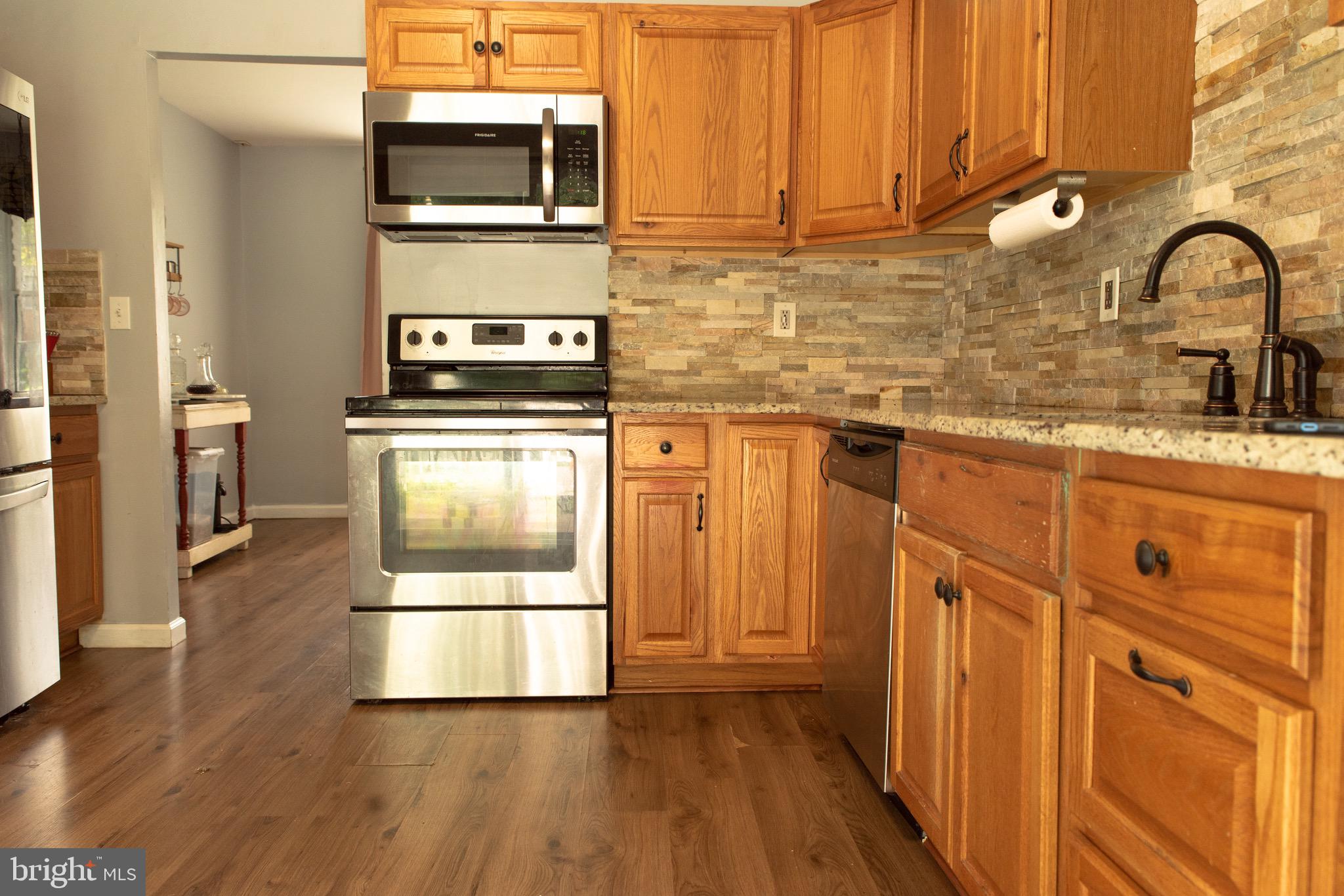 HARBOUR OAKS - Residential