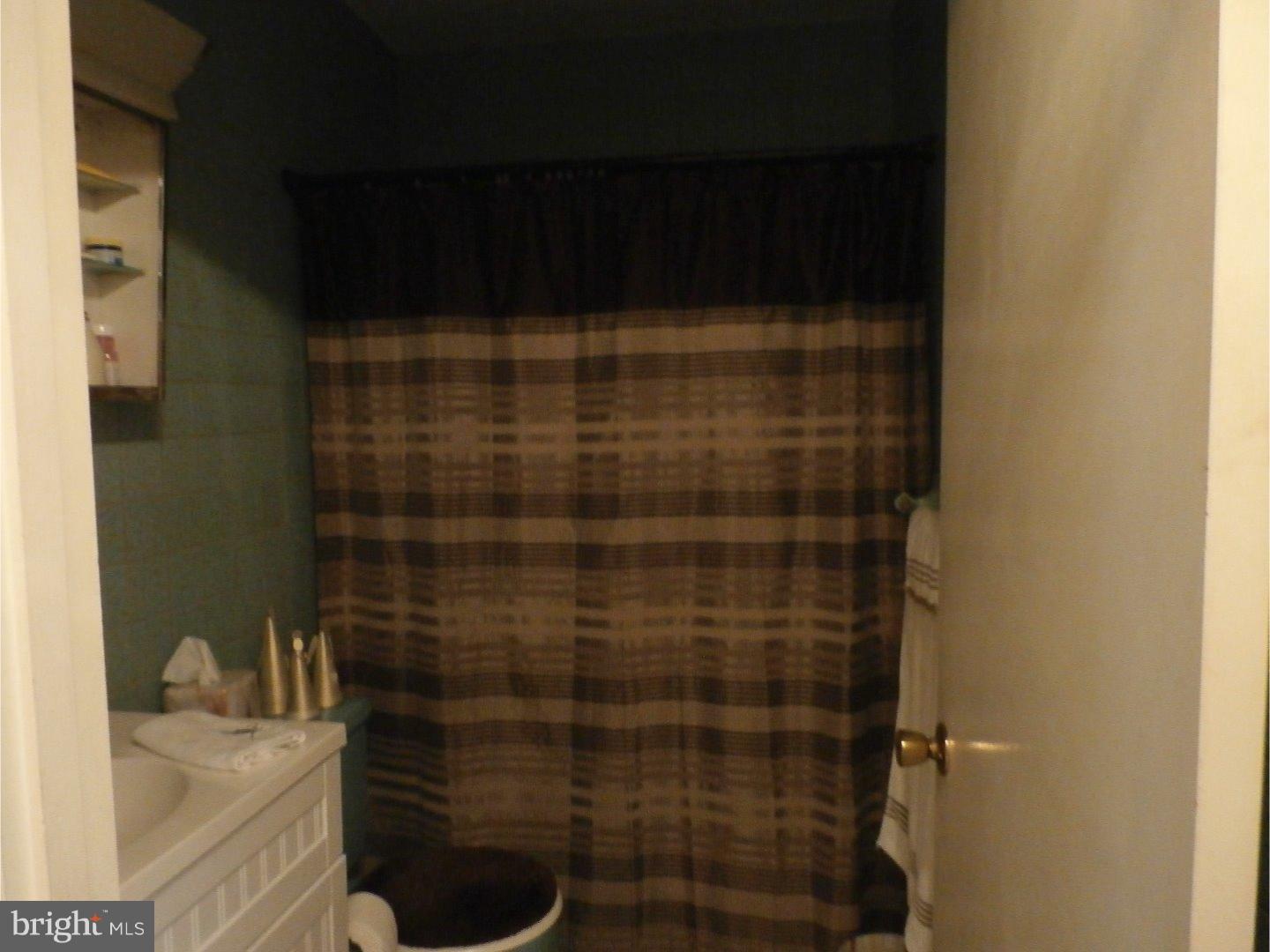 YORKVILLE - Residential Lease
