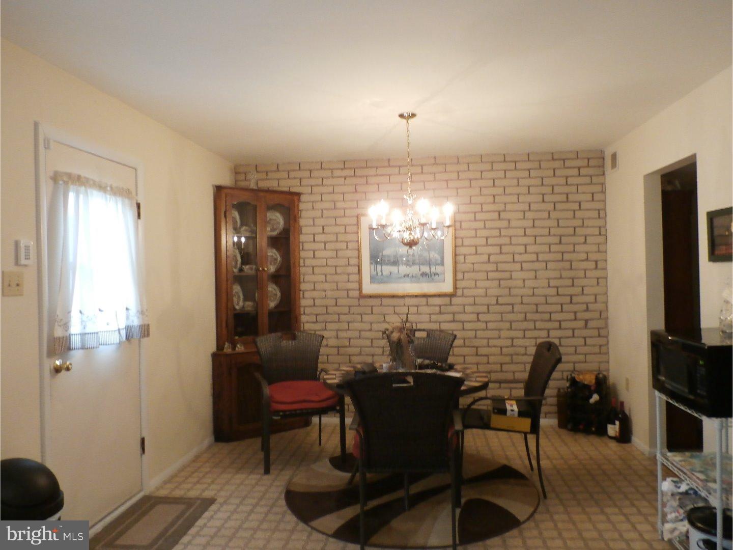 YORKVILLE - Residential Lease