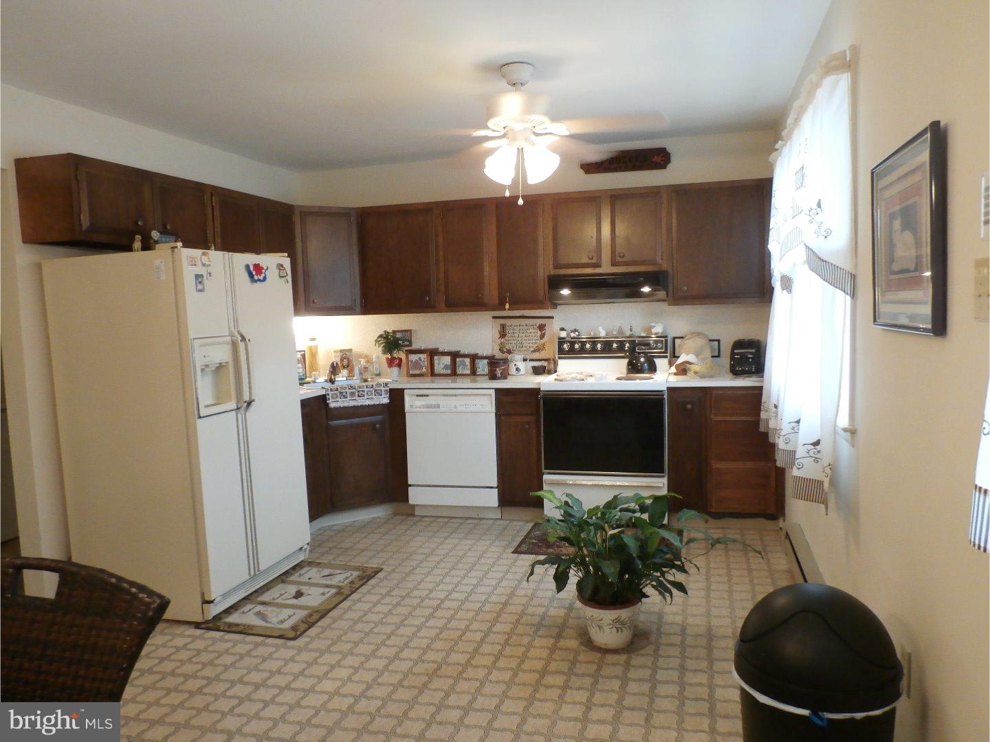 YORKVILLE - Residential Lease