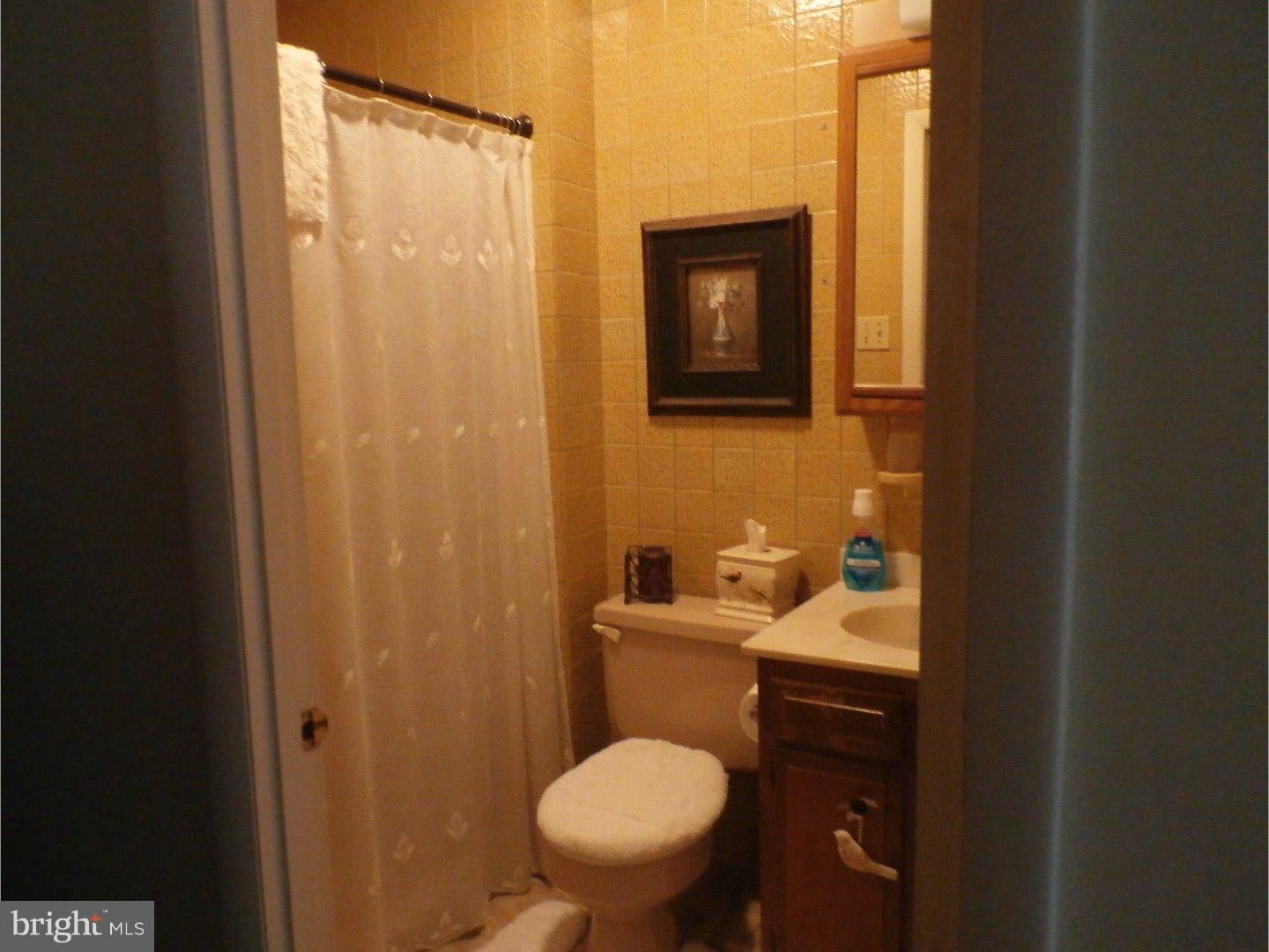 YORKVILLE - Residential Lease