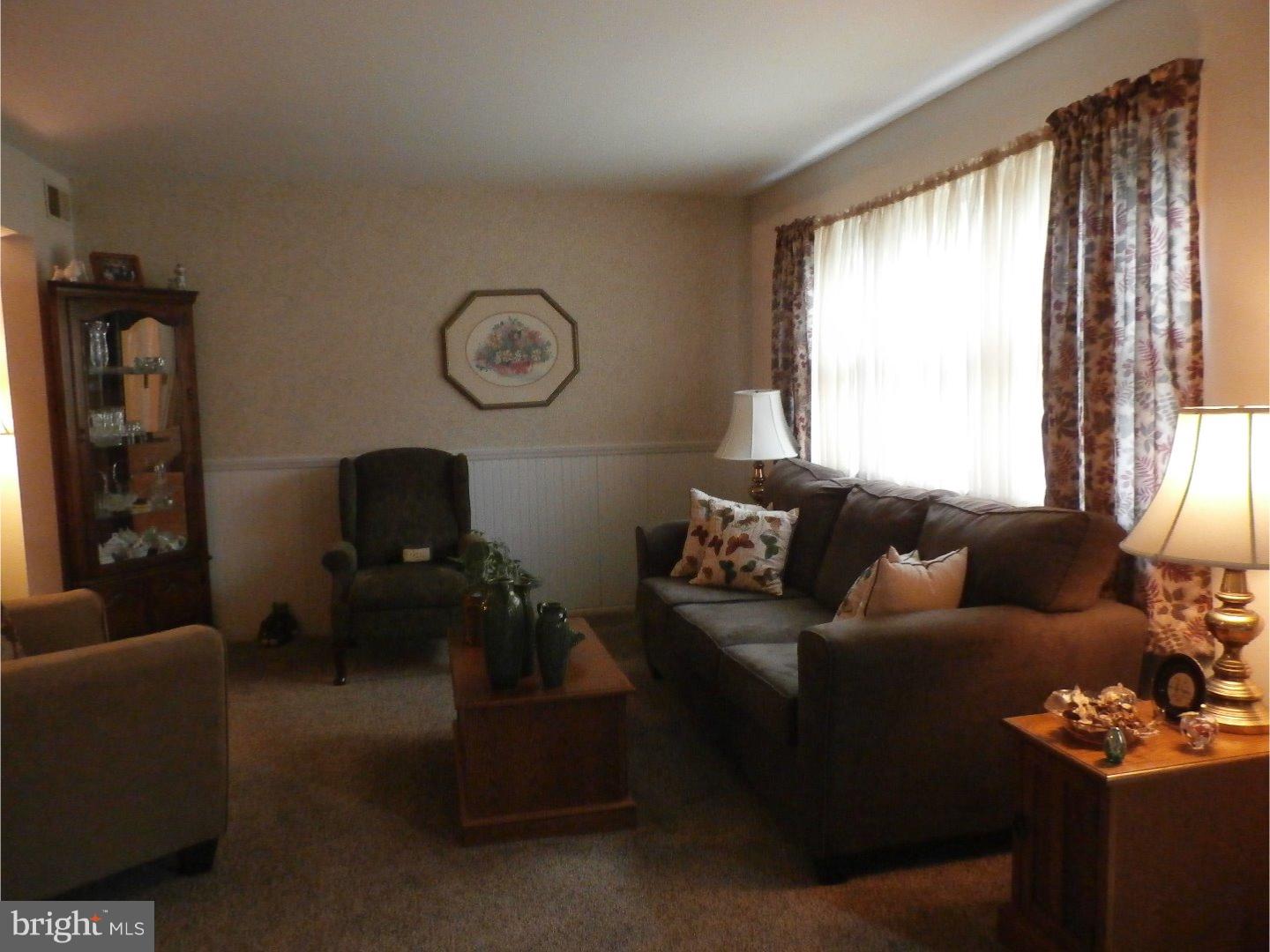 YORKVILLE - Residential Lease