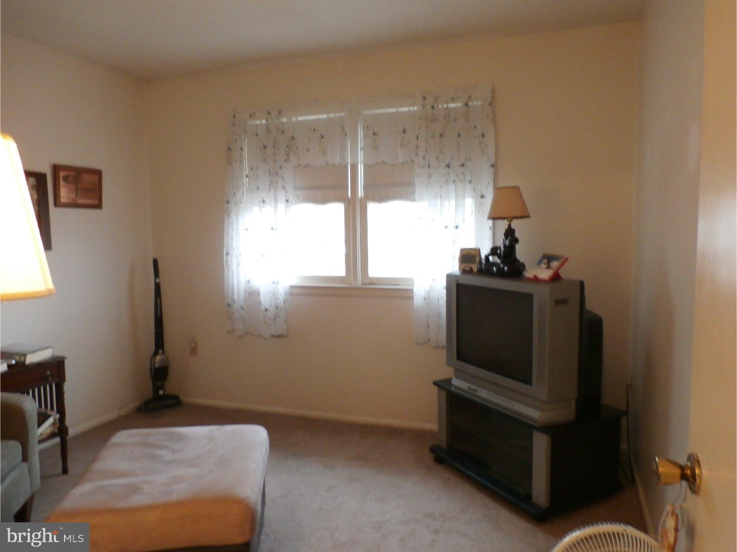 YORKVILLE - Residential Lease