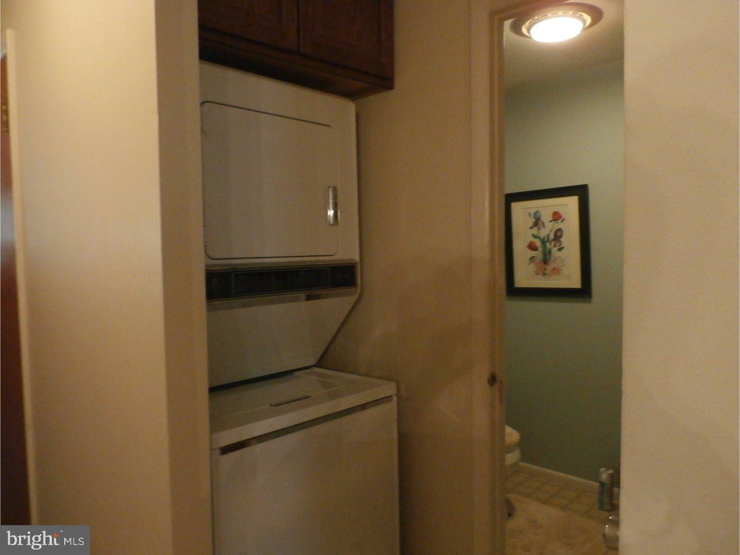YORKVILLE - Residential Lease
