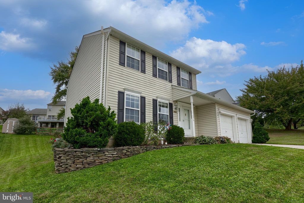 Photo of 15532 Revere Drive, NEW FREEDOM, PA 17349 (MLS # PAYK2091032)