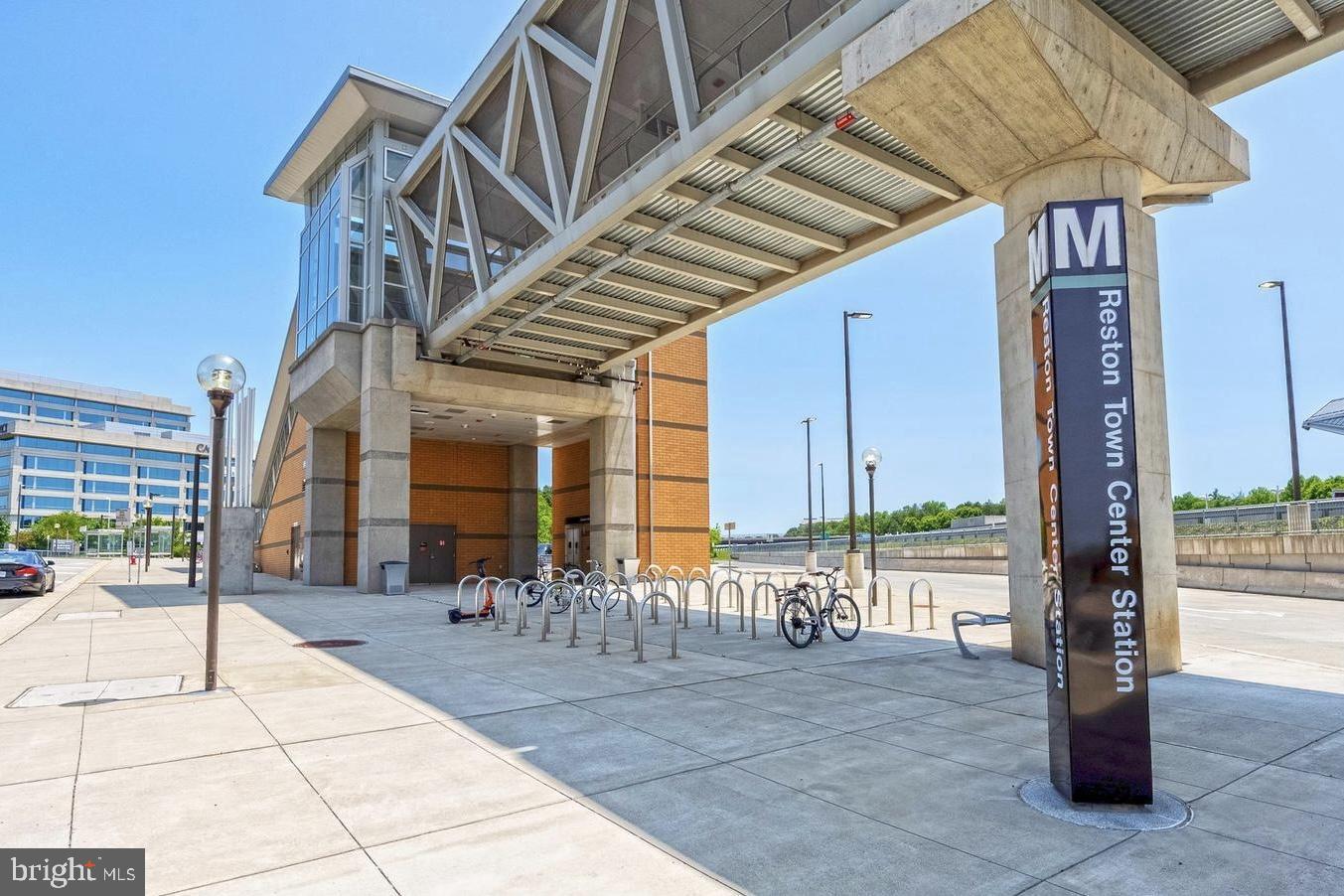 SAVOY AT RESTON TOWN CENTER - Residential