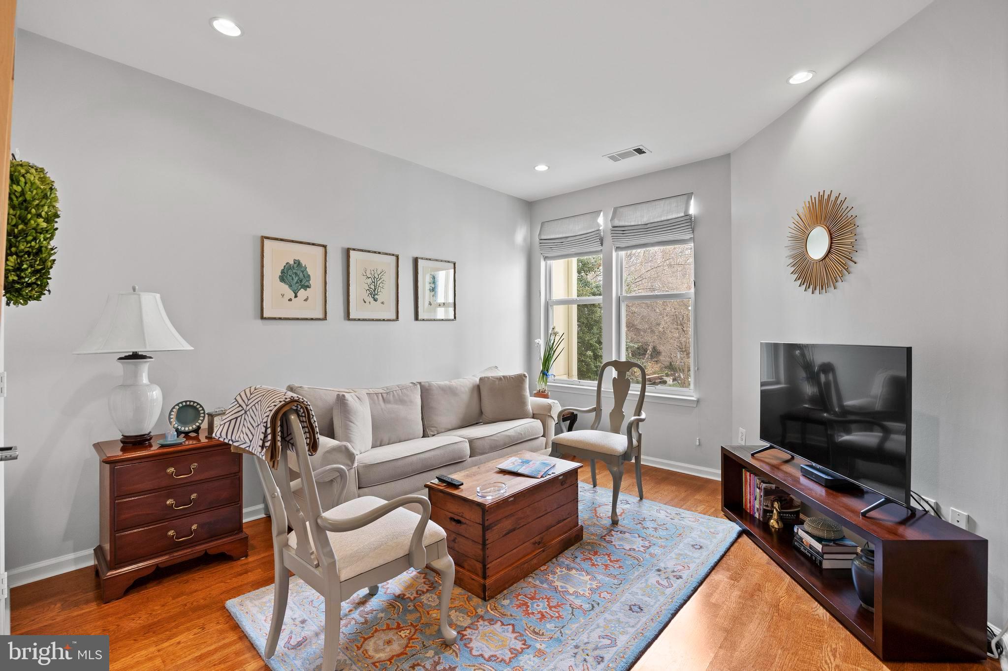 SAVOY AT RESTON TOWN CENTER - Residential