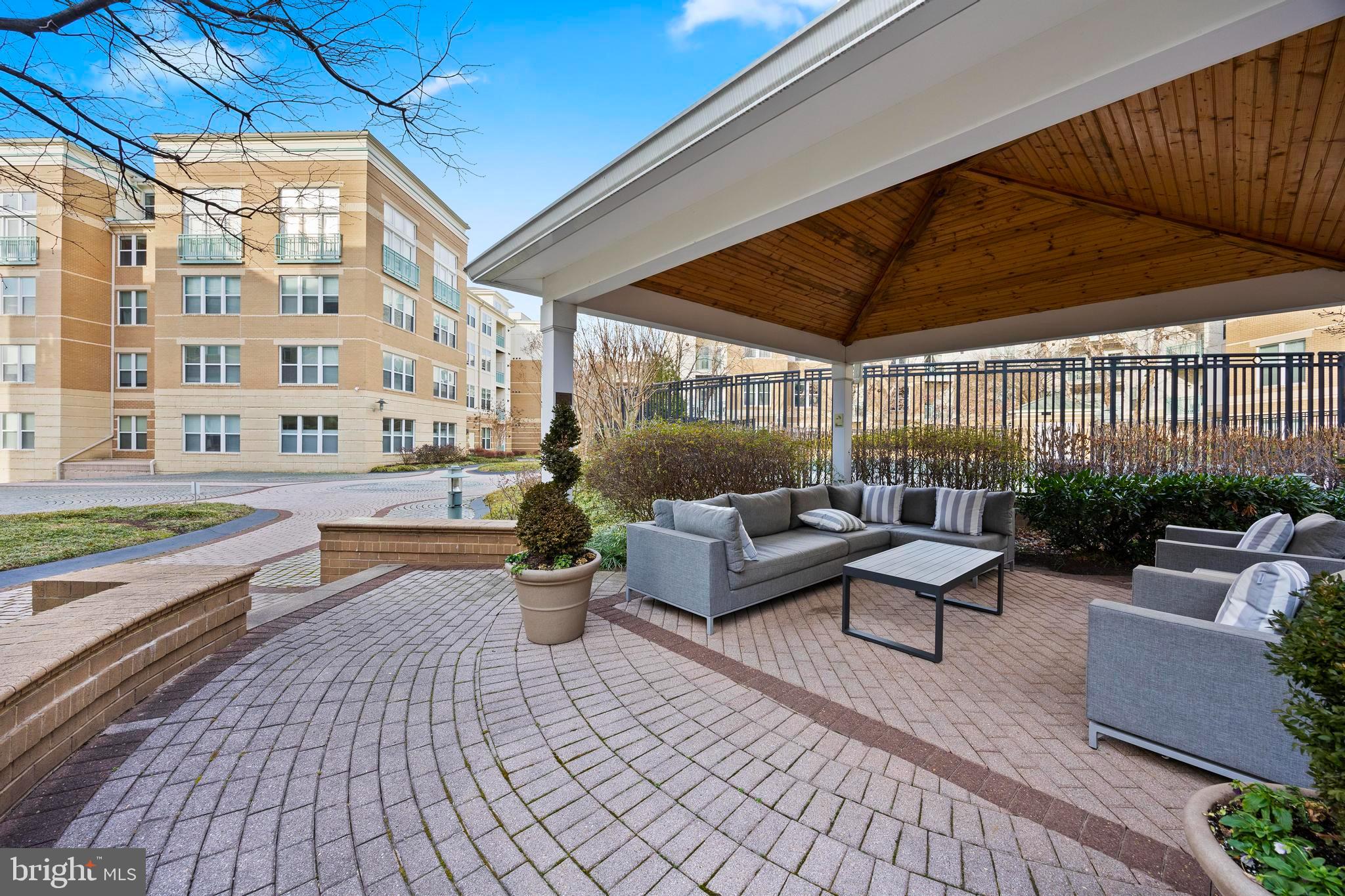 SAVOY AT RESTON TOWN CENTER - Residential