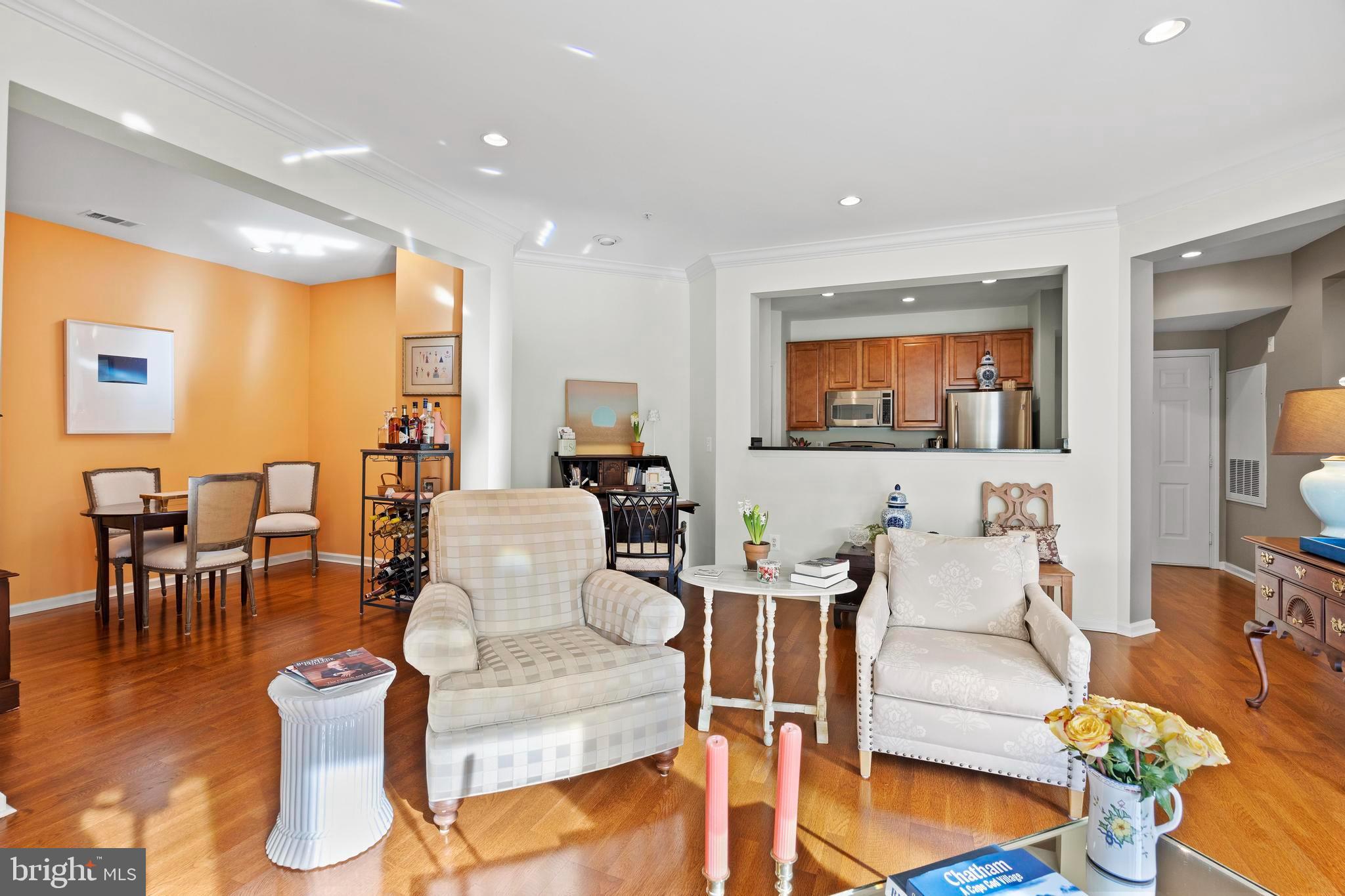 SAVOY AT RESTON TOWN CENTER - Residential