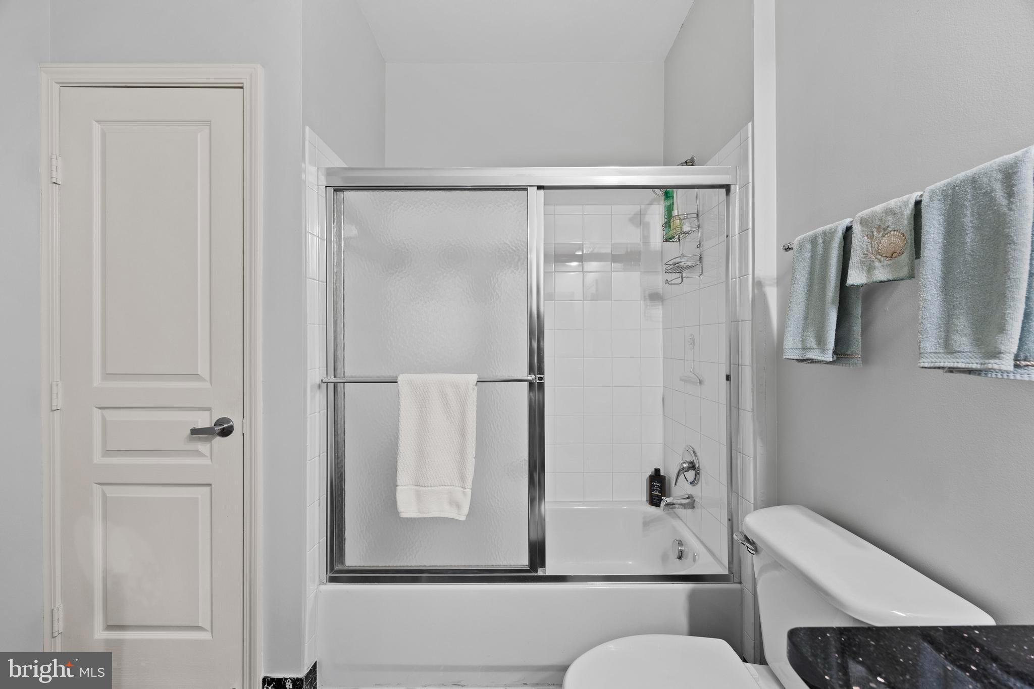 SAVOY AT RESTON TOWN CENTER - Residential