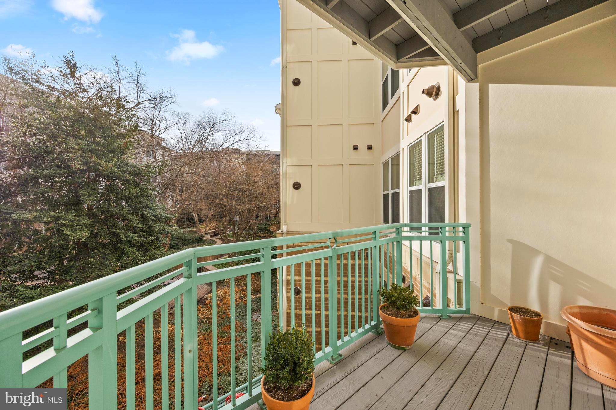 SAVOY AT RESTON TOWN CENTER - Residential