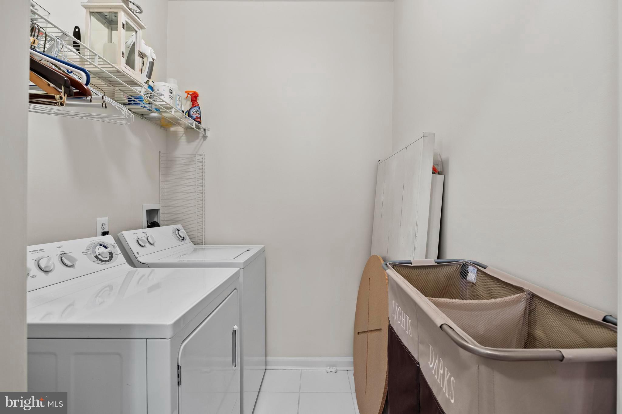 SAVOY AT RESTON TOWN CENTER - Residential