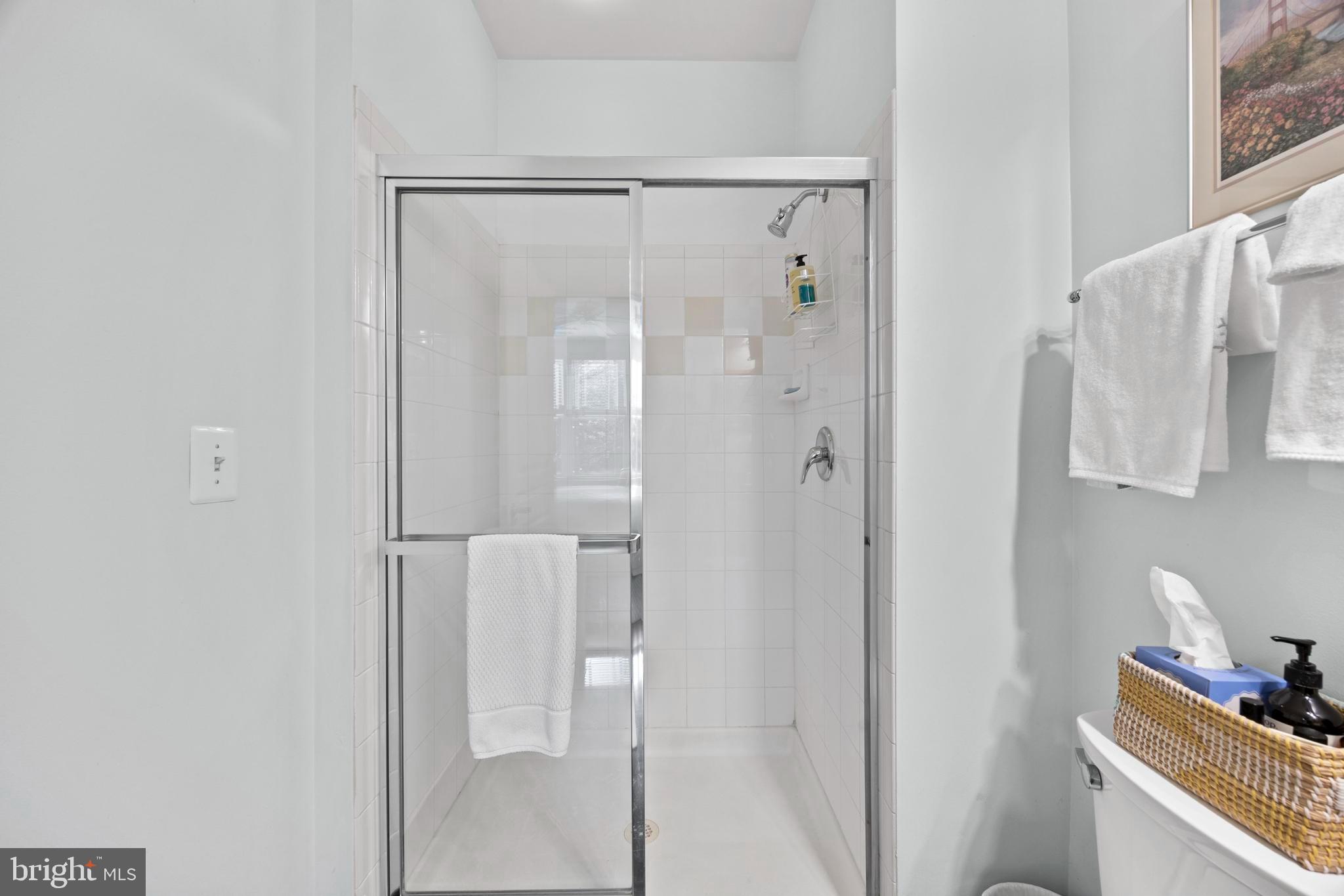 SAVOY AT RESTON TOWN CENTER - Residential