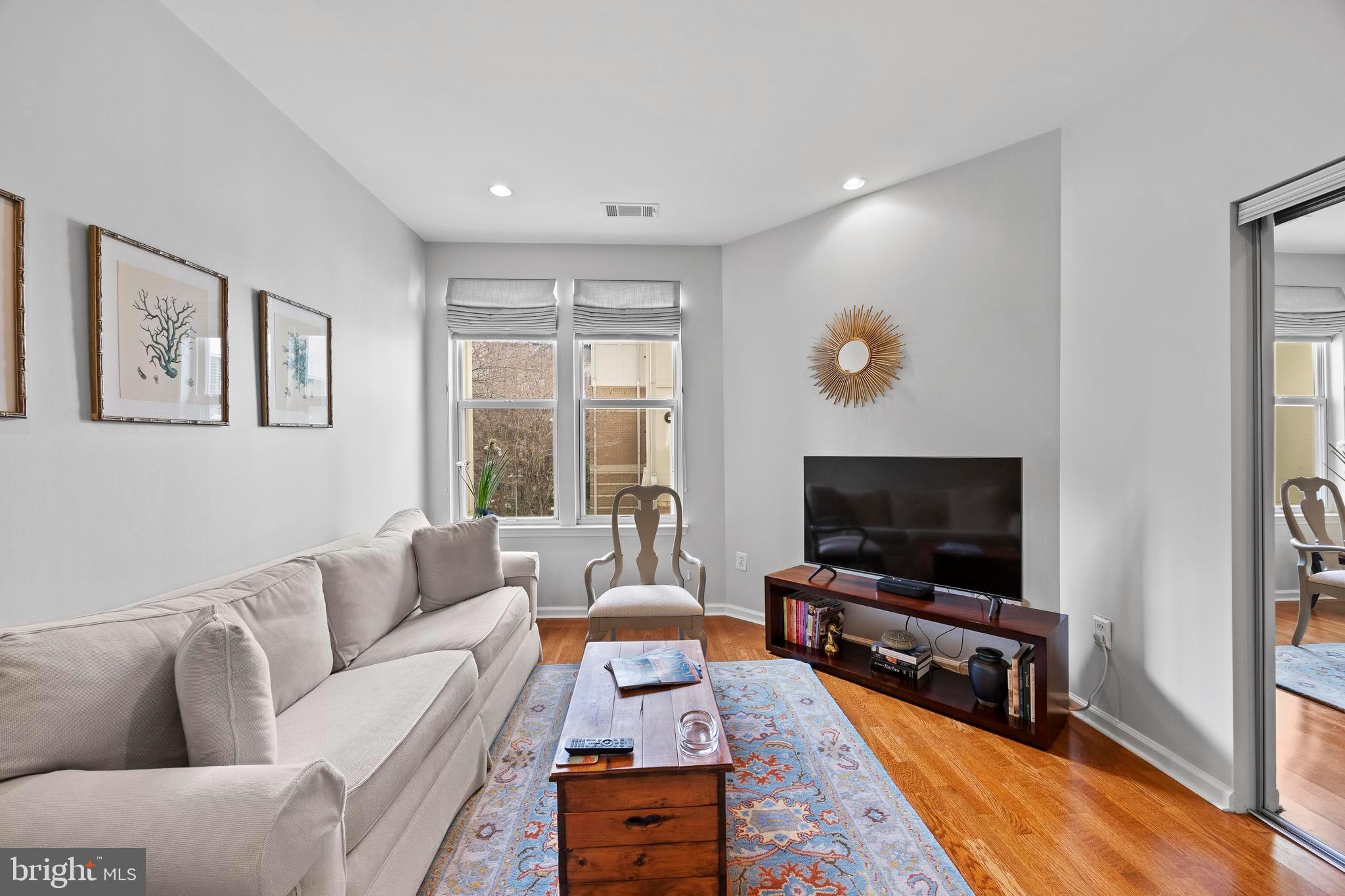 SAVOY AT RESTON TOWN CENTER - Residential