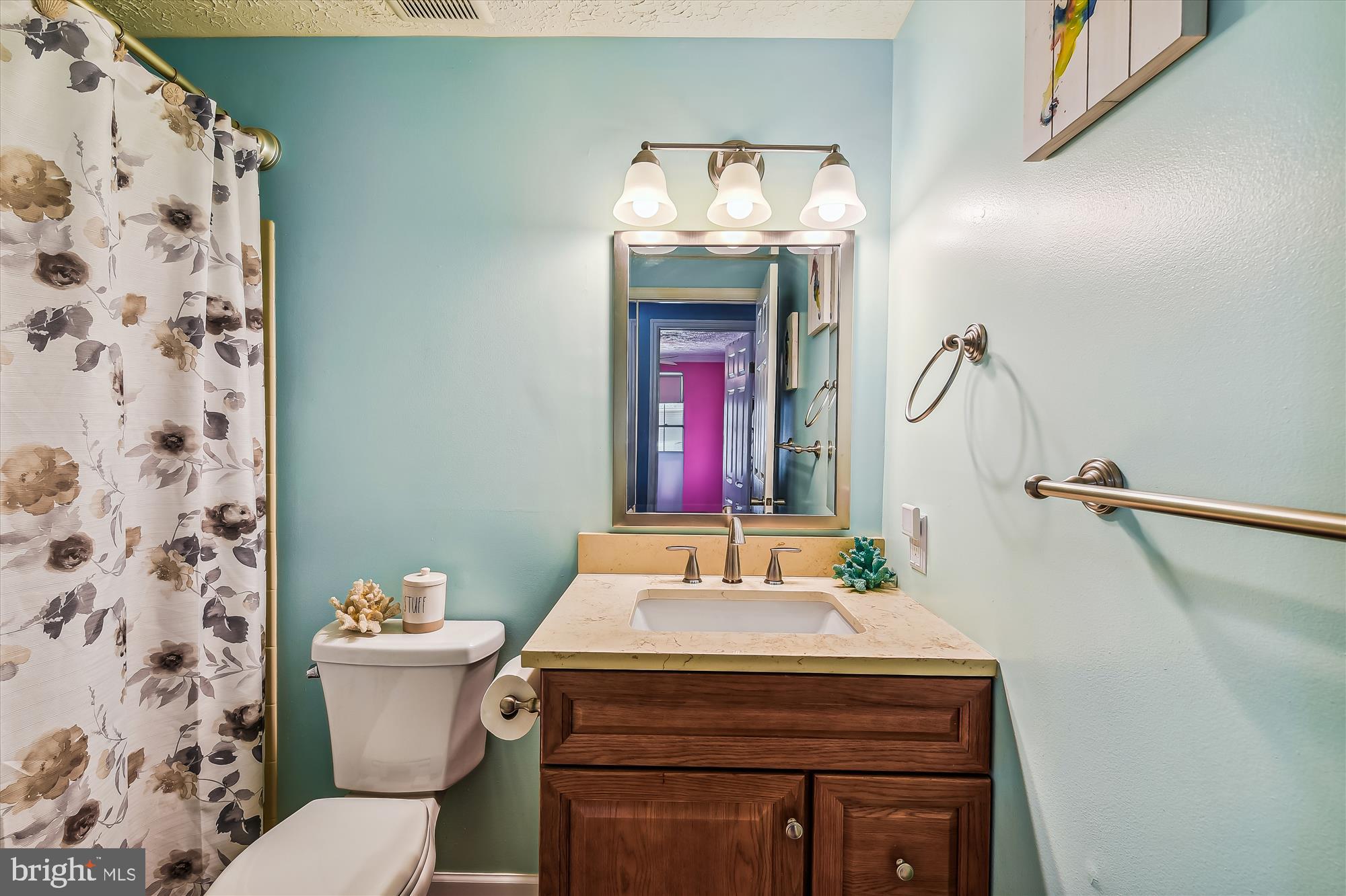 LAWRENCE HILL - Residential