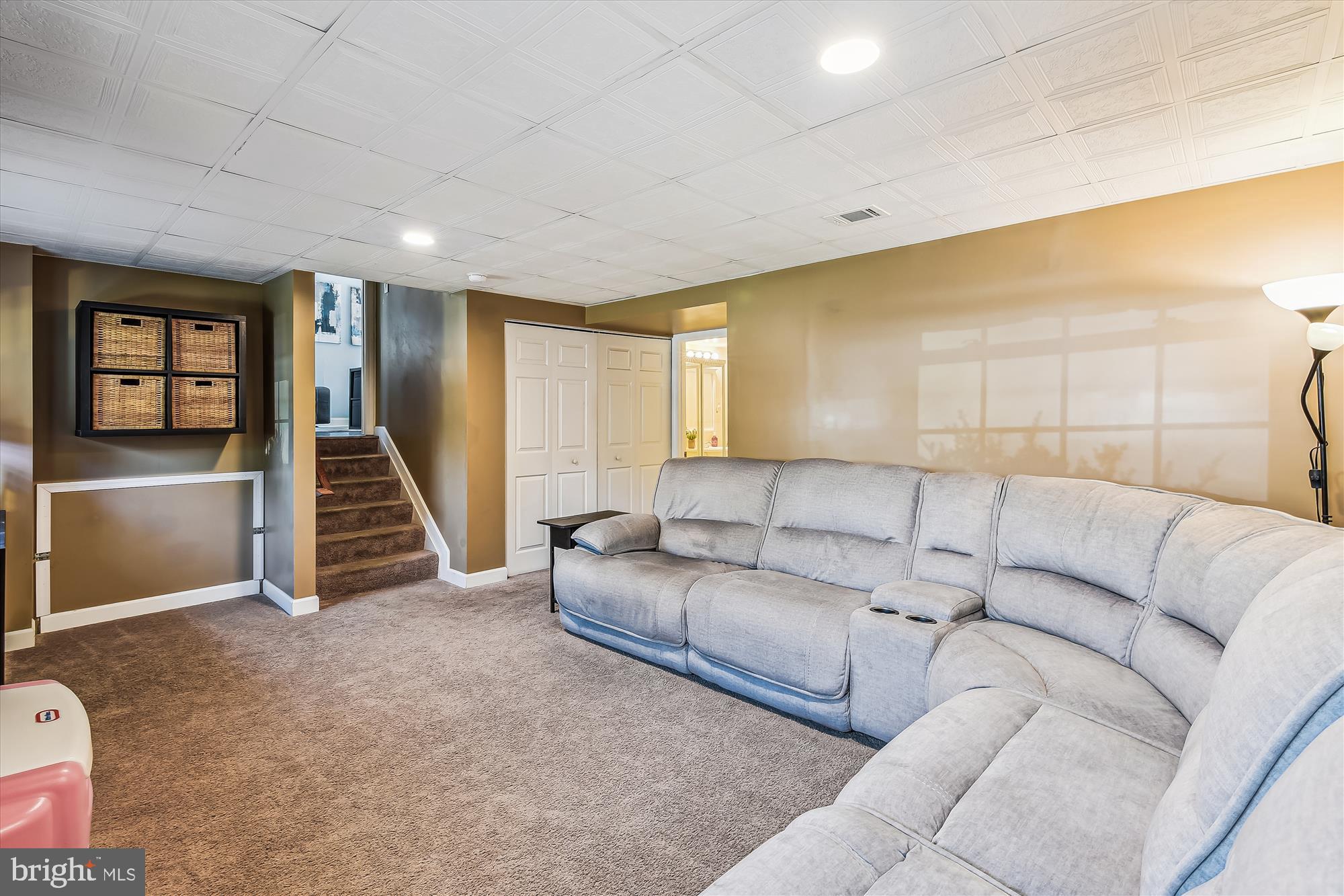 LAWRENCE HILL - Residential