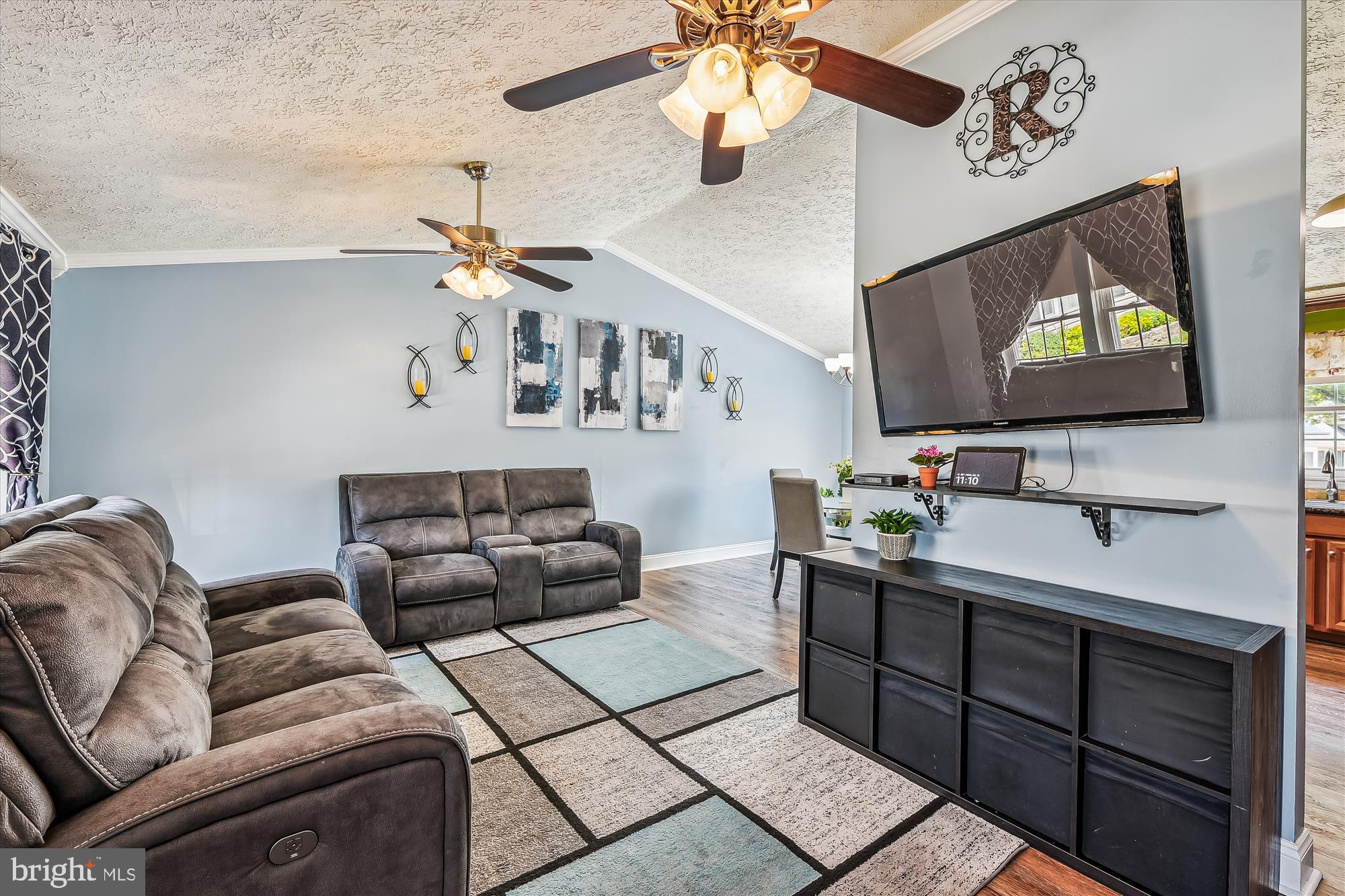 LAWRENCE HILL - Residential