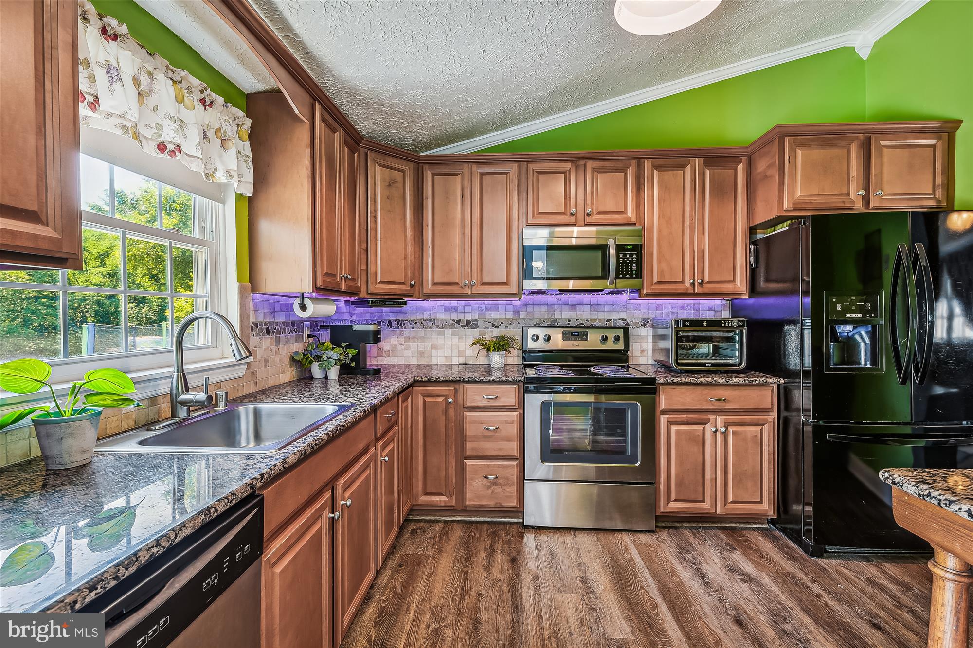 LAWRENCE HILL - Residential