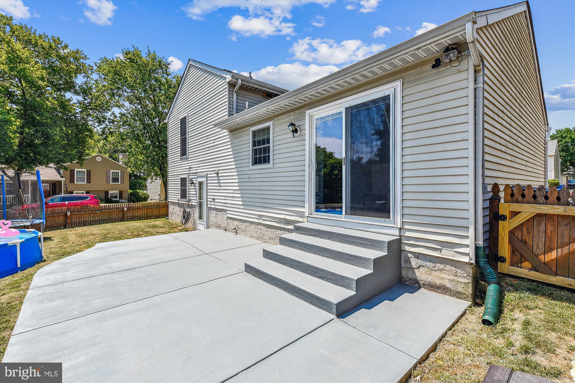 LAWRENCE HILL - Residential