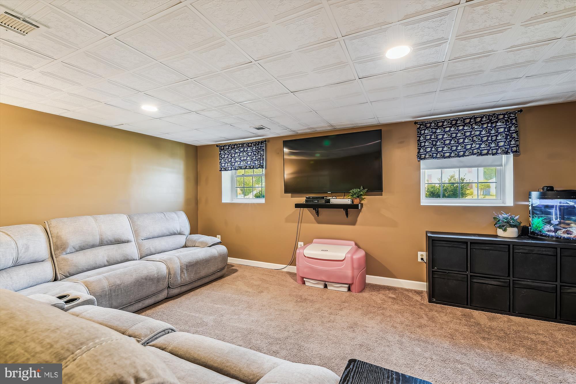 LAWRENCE HILL - Residential