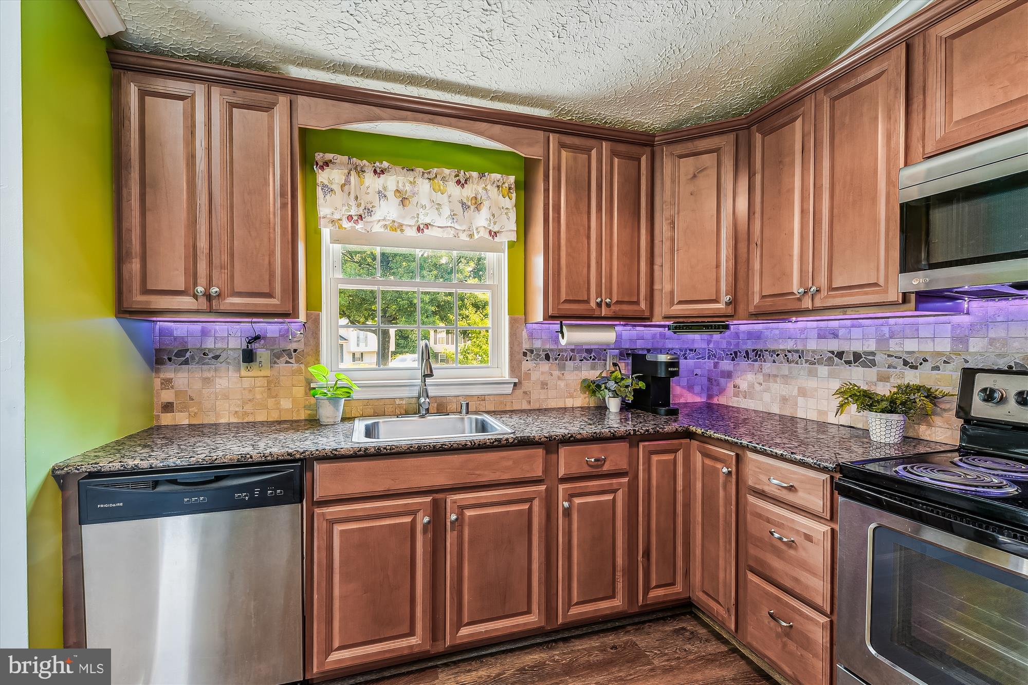 LAWRENCE HILL - Residential