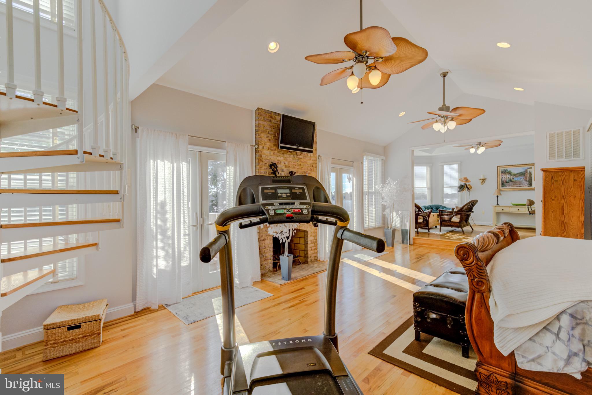 PAYNES POINT - Residential