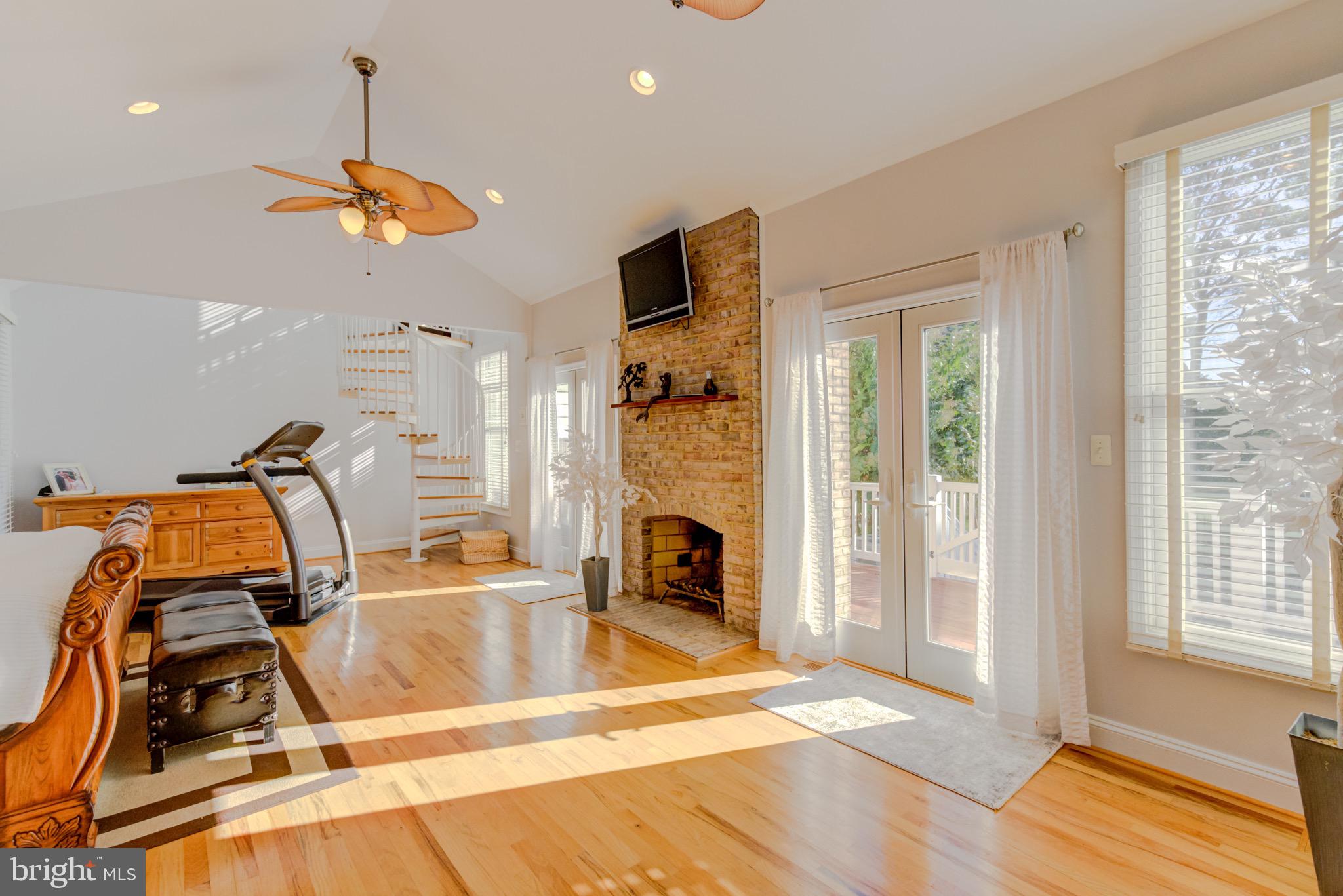 PAYNES POINT - Residential