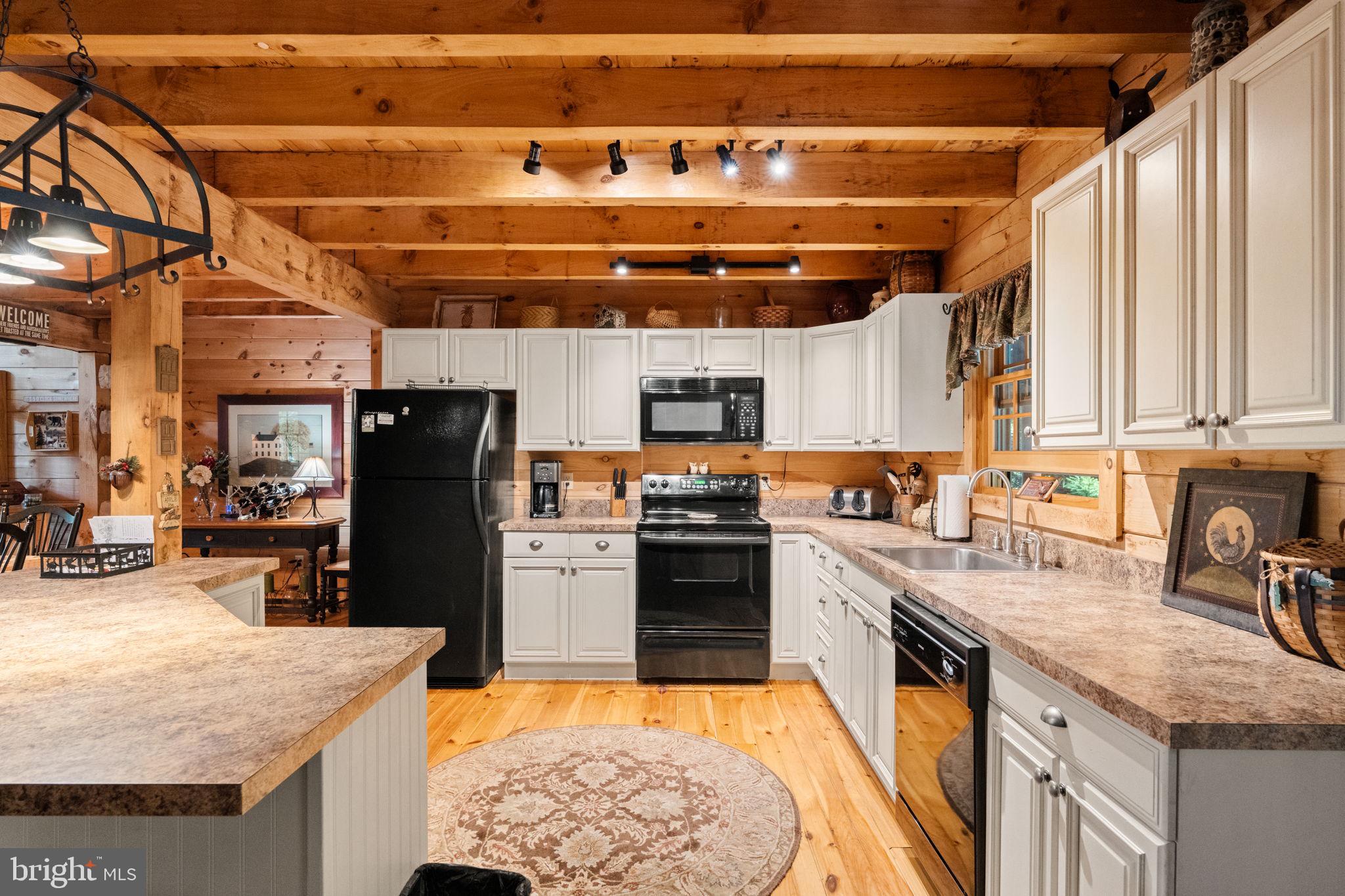 EAGLE ROCK RESORT - Residential