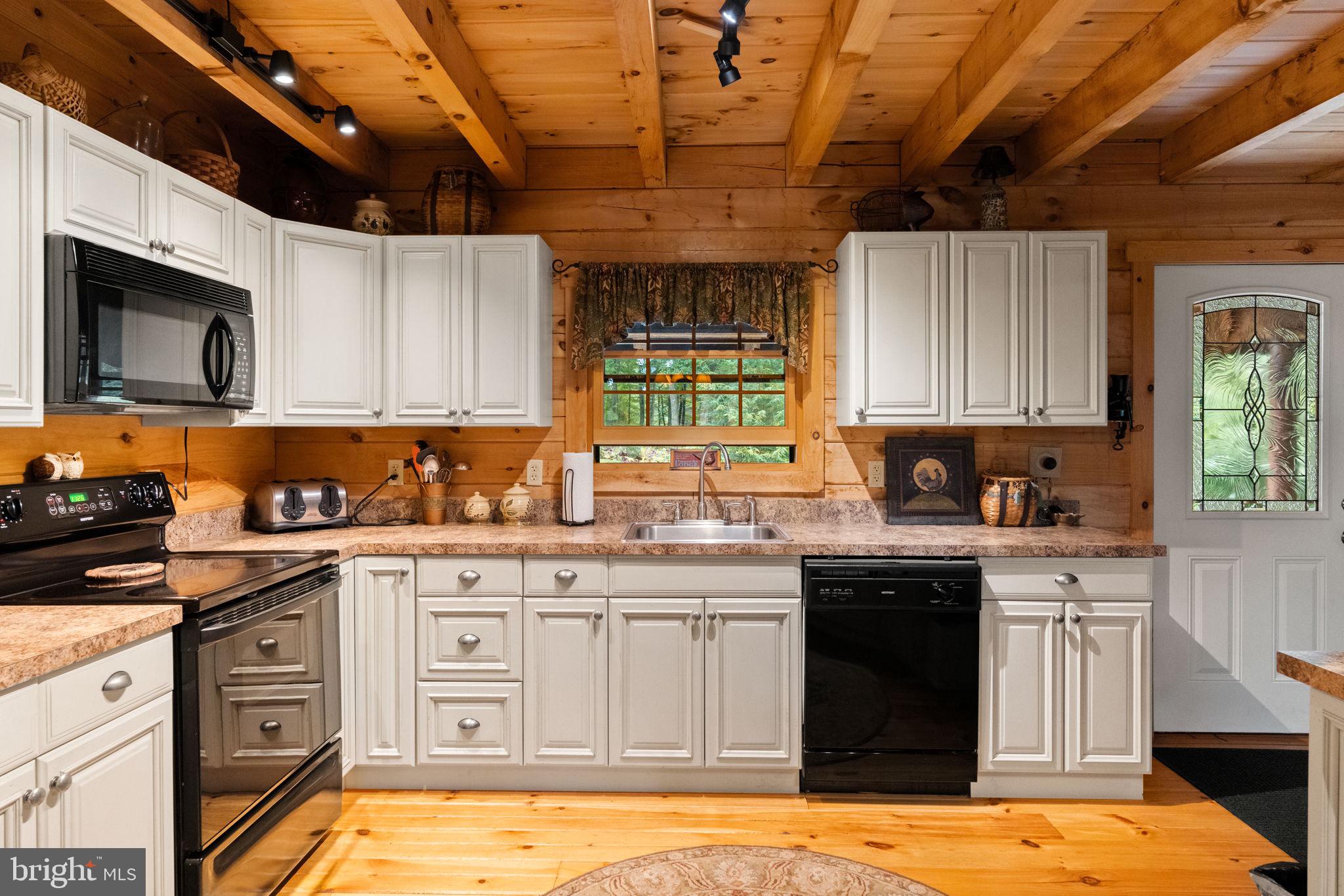 EAGLE ROCK RESORT - Residential