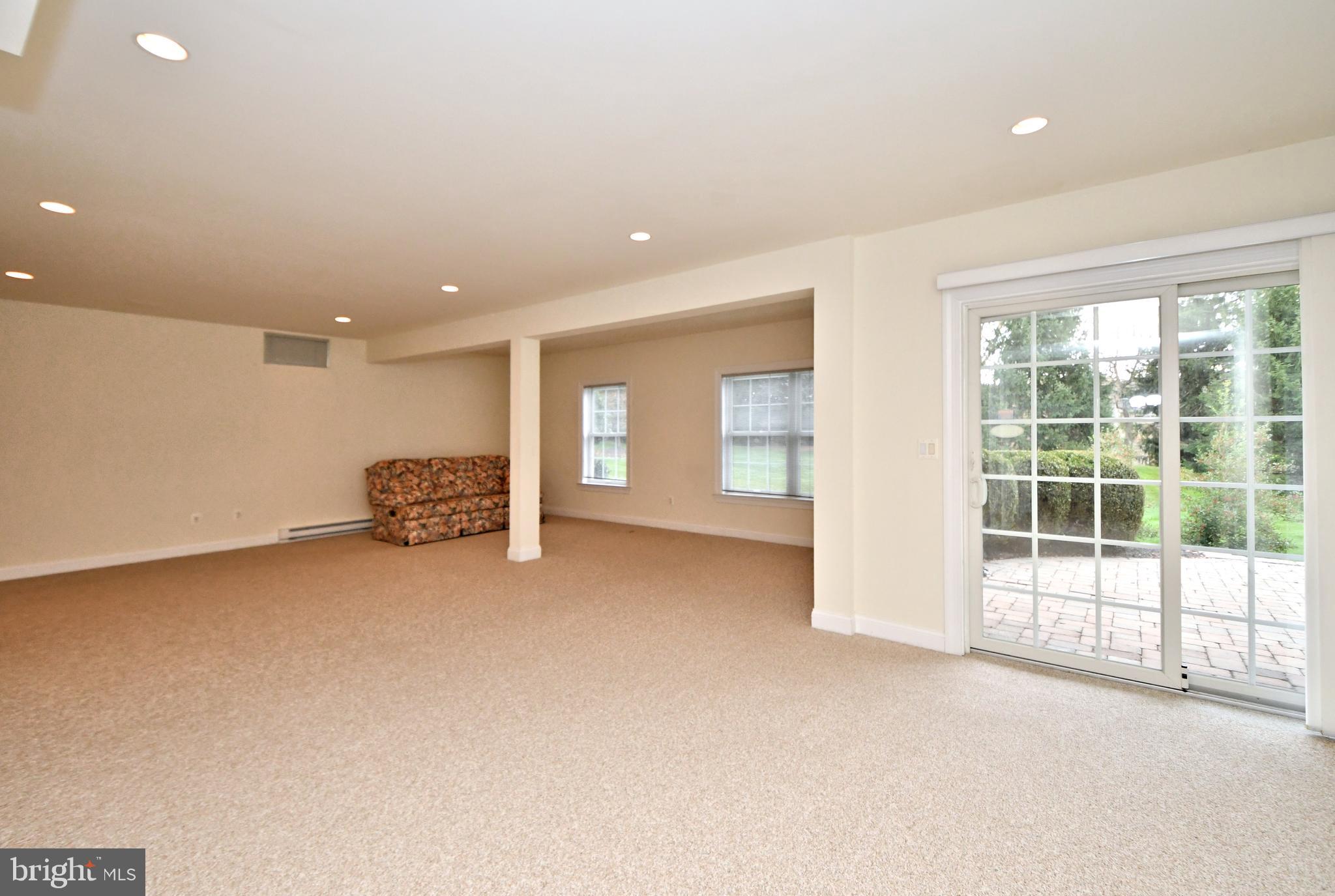 FOX RUN PRESERVE - Residential