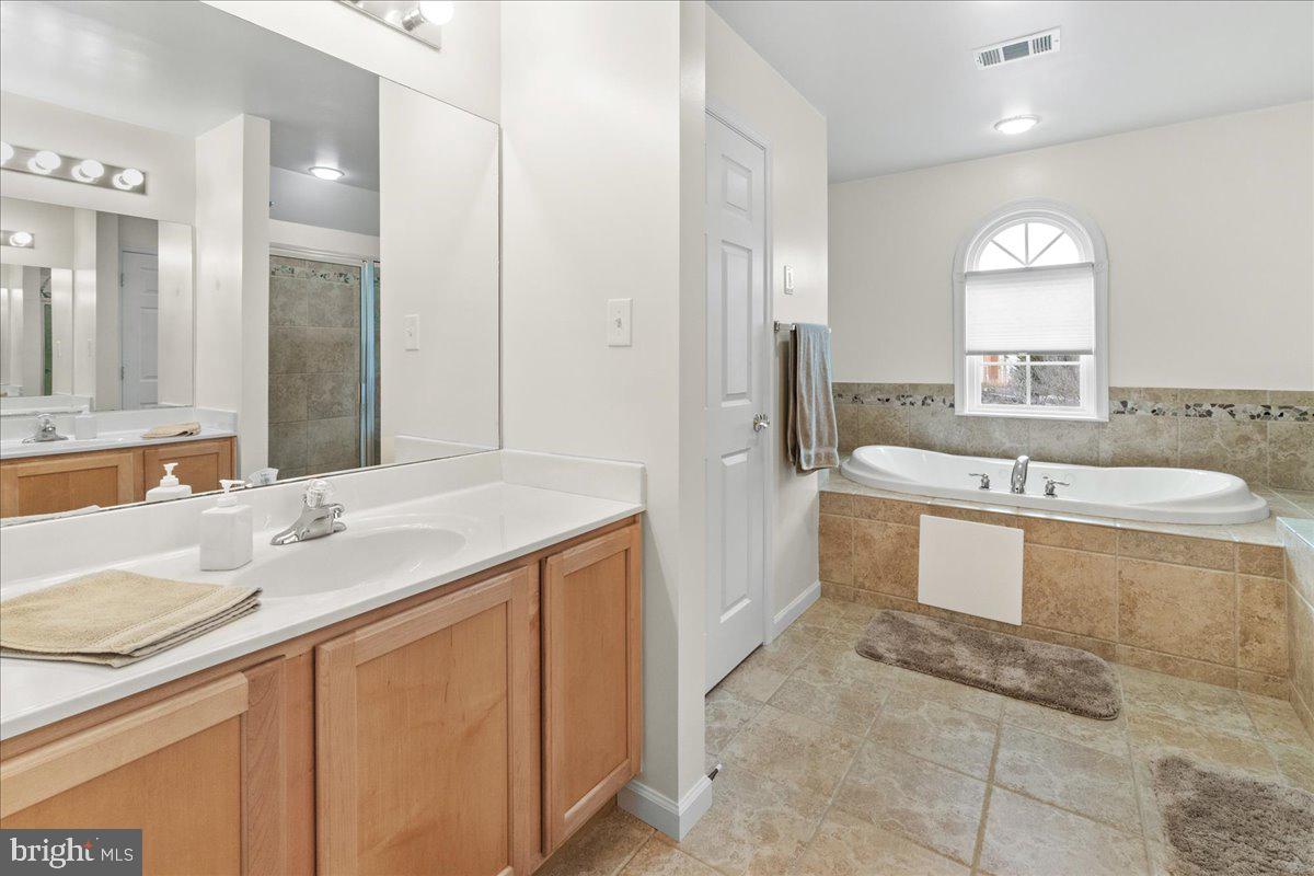 BROOKFIELD - Residential