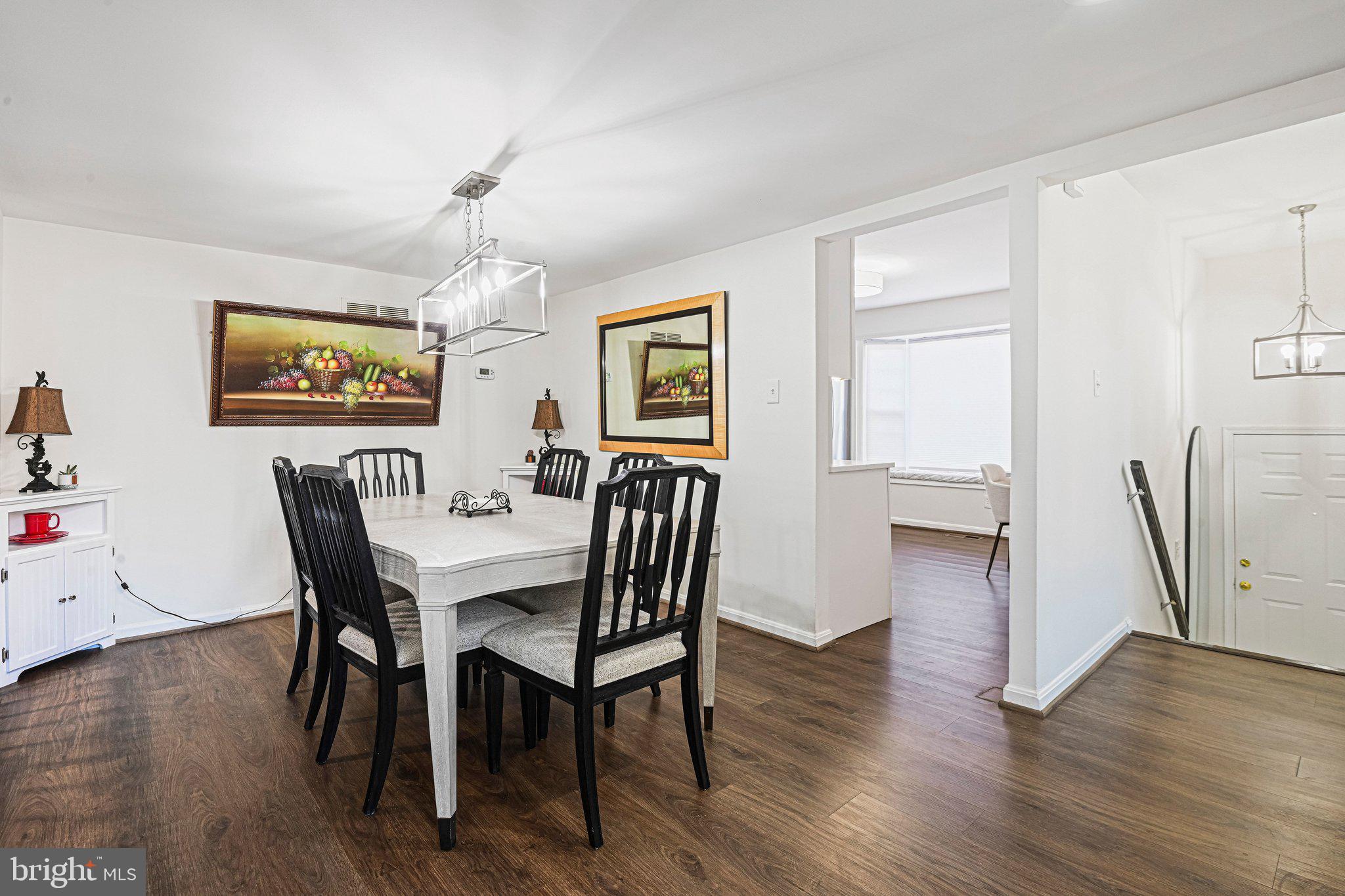 OAKTON VILLAGE - Residential