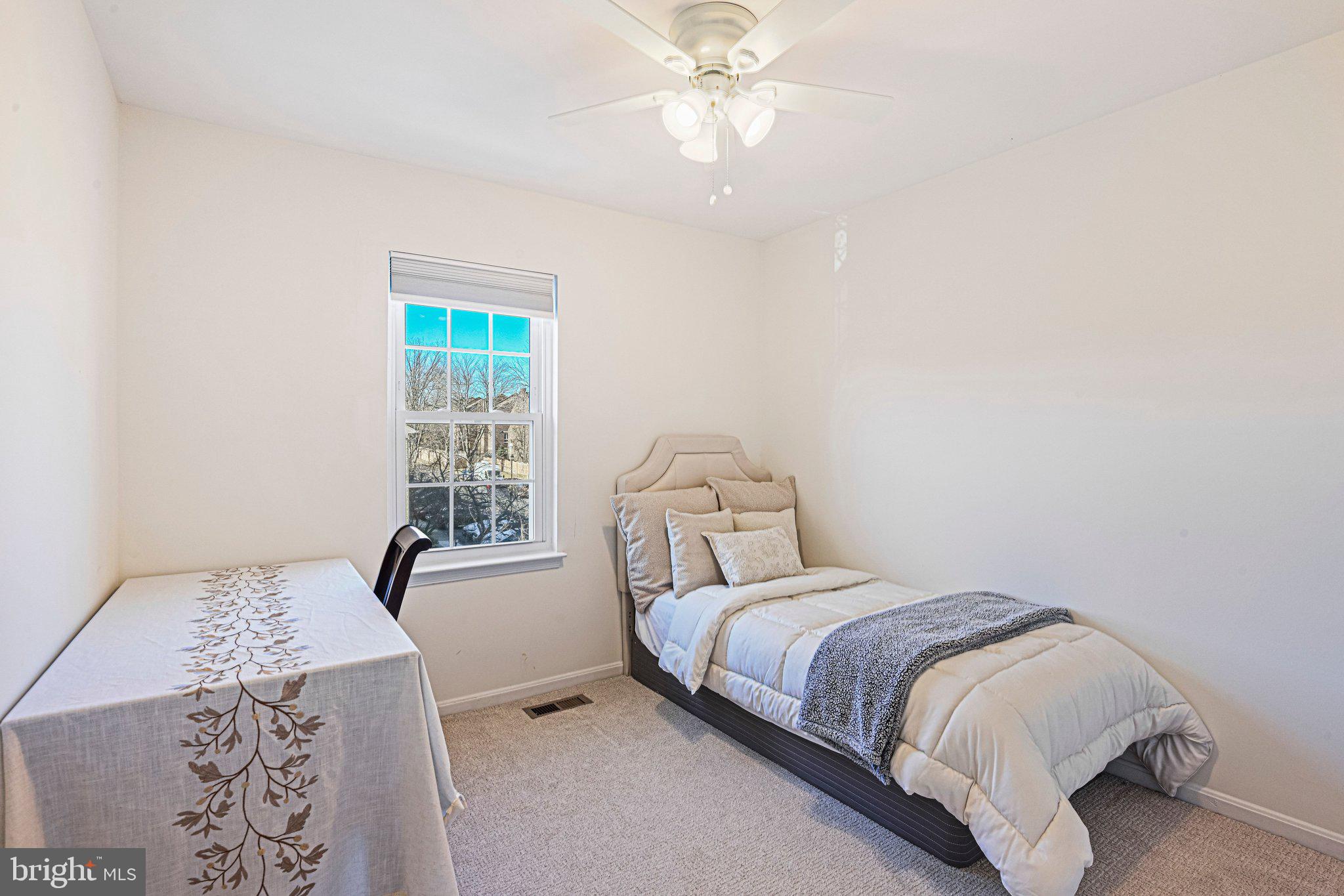 OAKTON VILLAGE - Residential