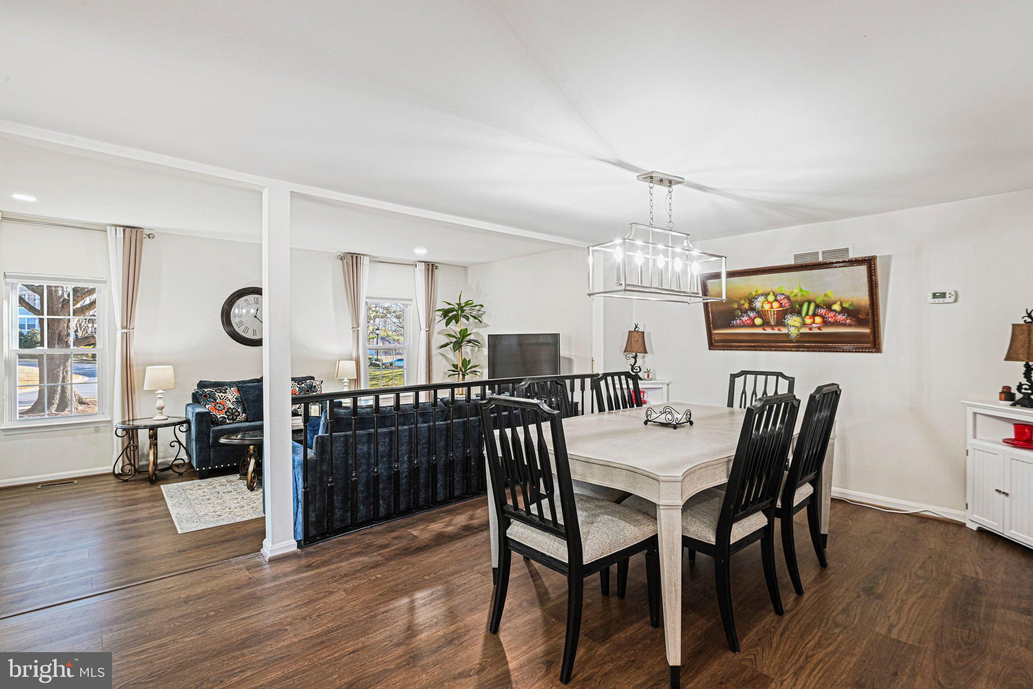 OAKTON VILLAGE - Residential