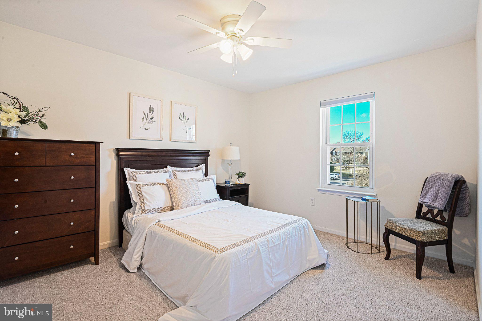 OAKTON VILLAGE - Residential