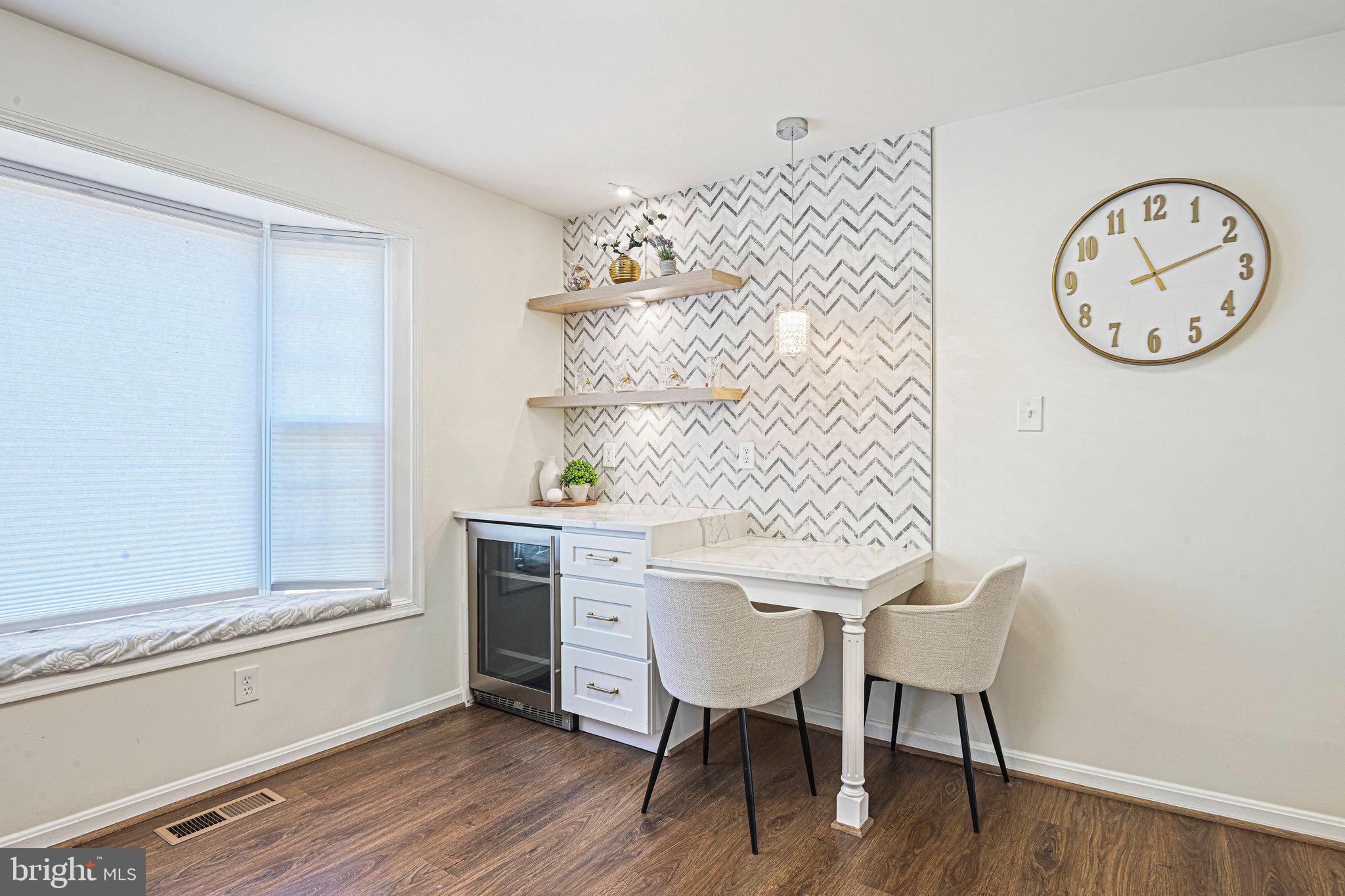 OAKTON VILLAGE - Residential