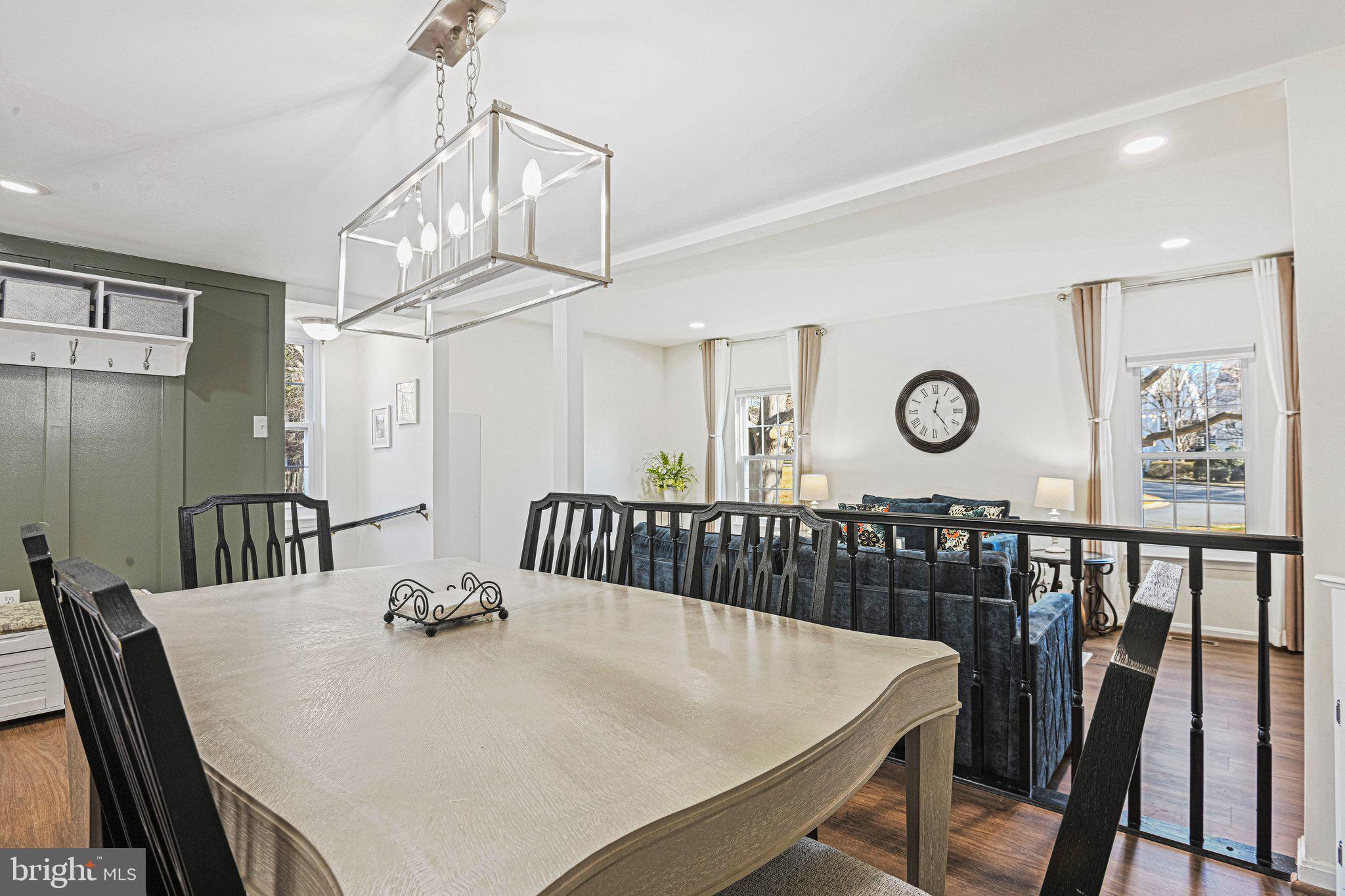 OAKTON VILLAGE - Residential