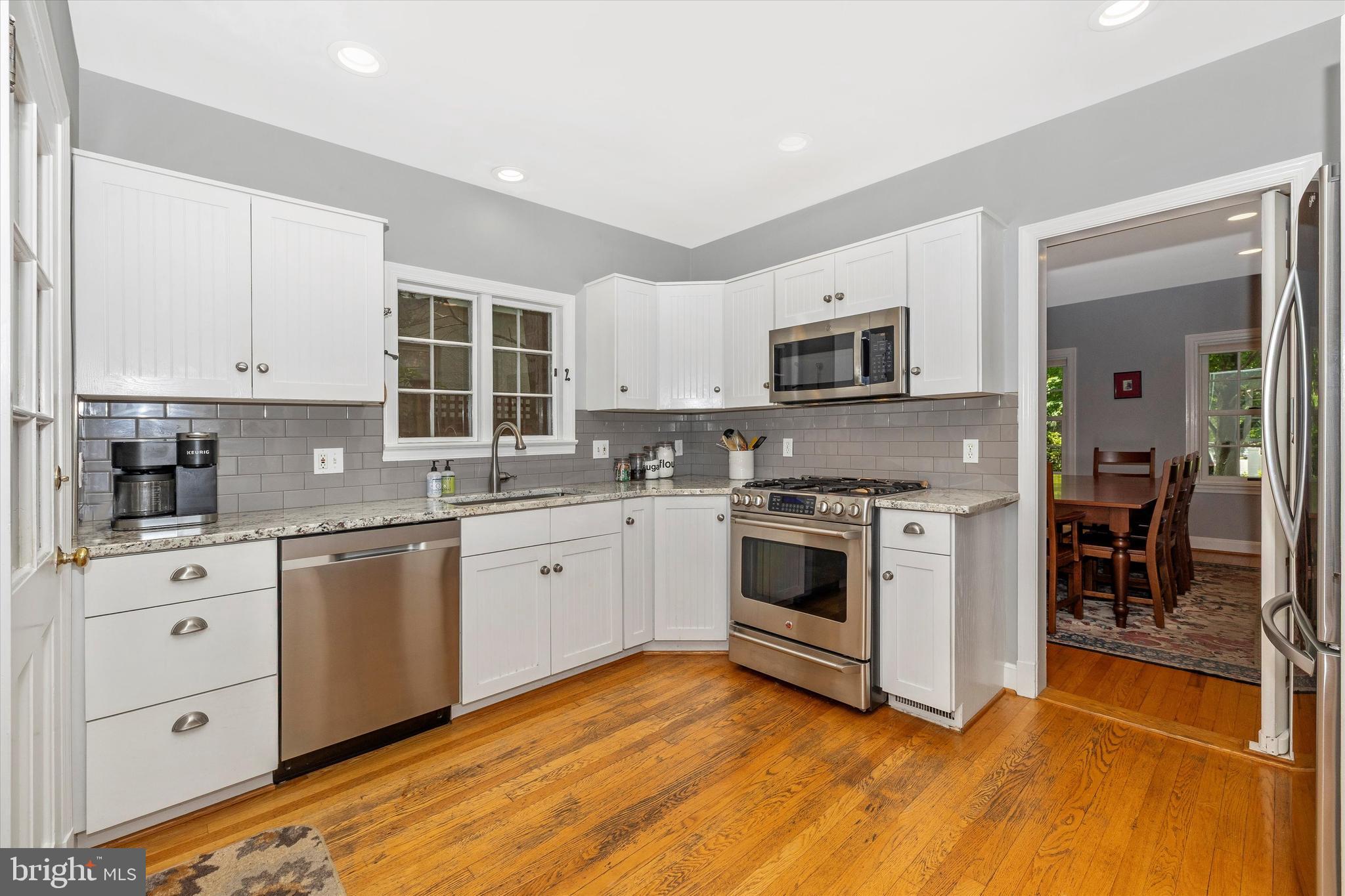 318 W COLLEGE TERRACE
