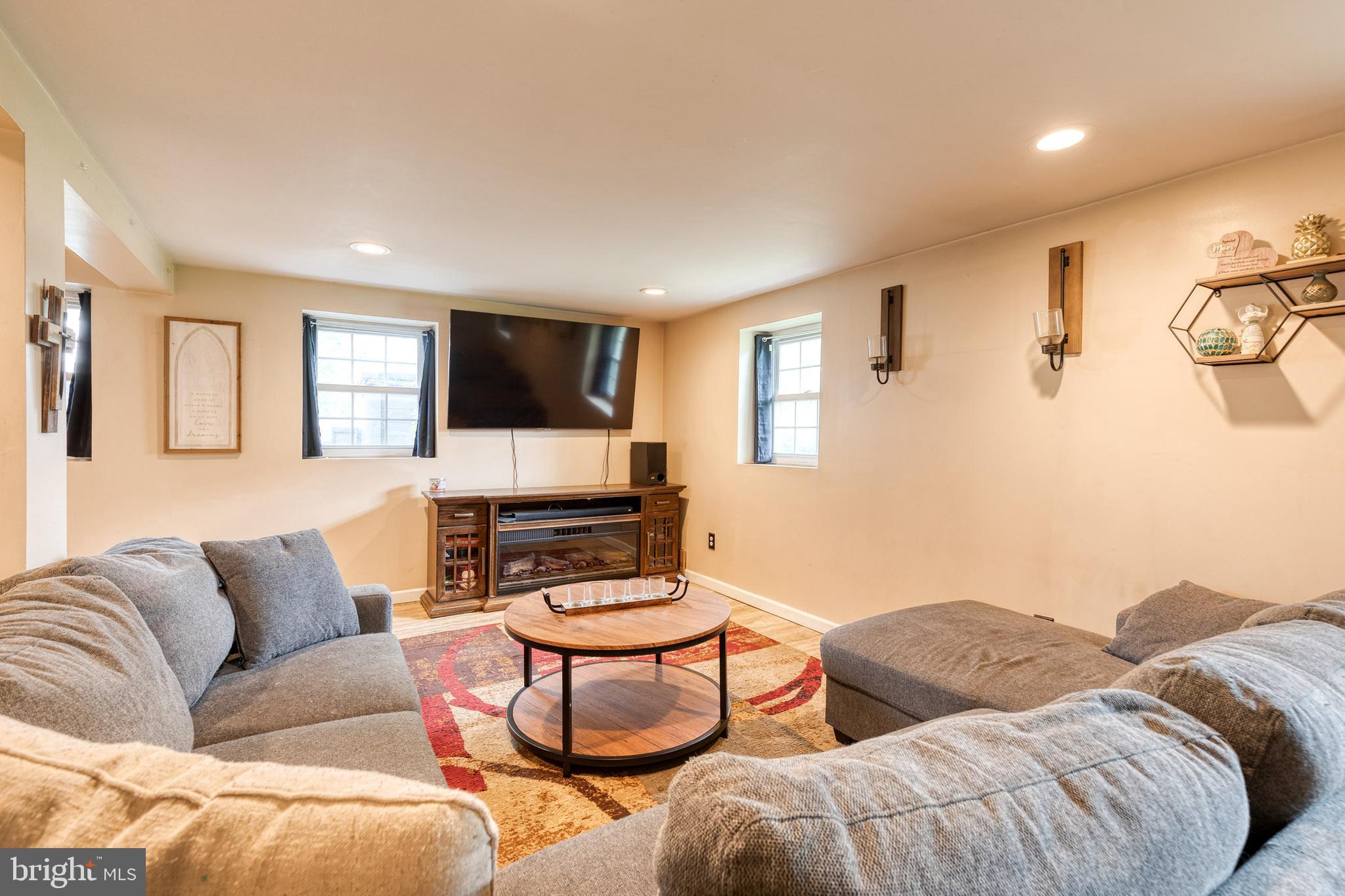 OLIVER BEACH - Residential