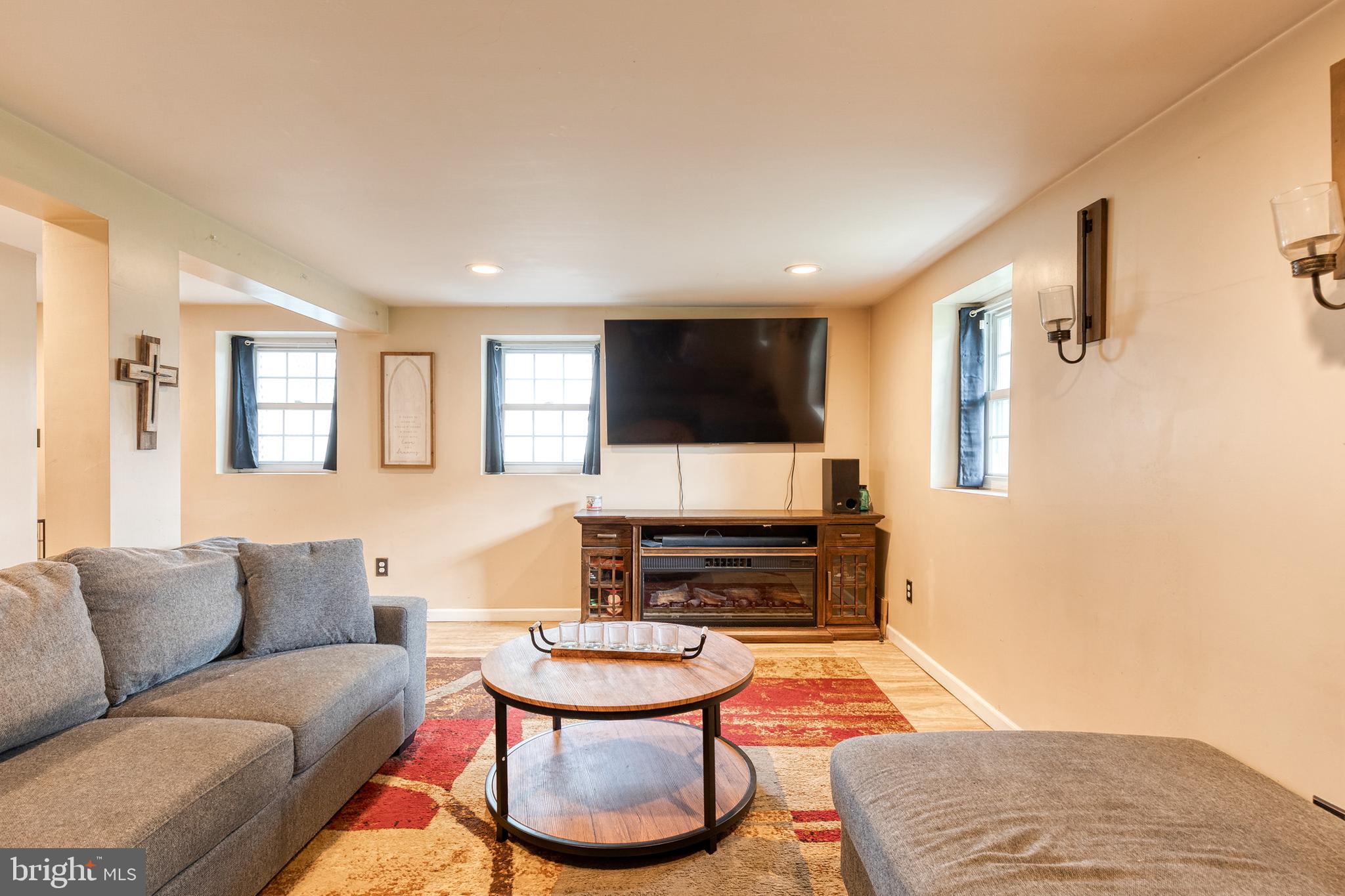 OLIVER BEACH - Residential